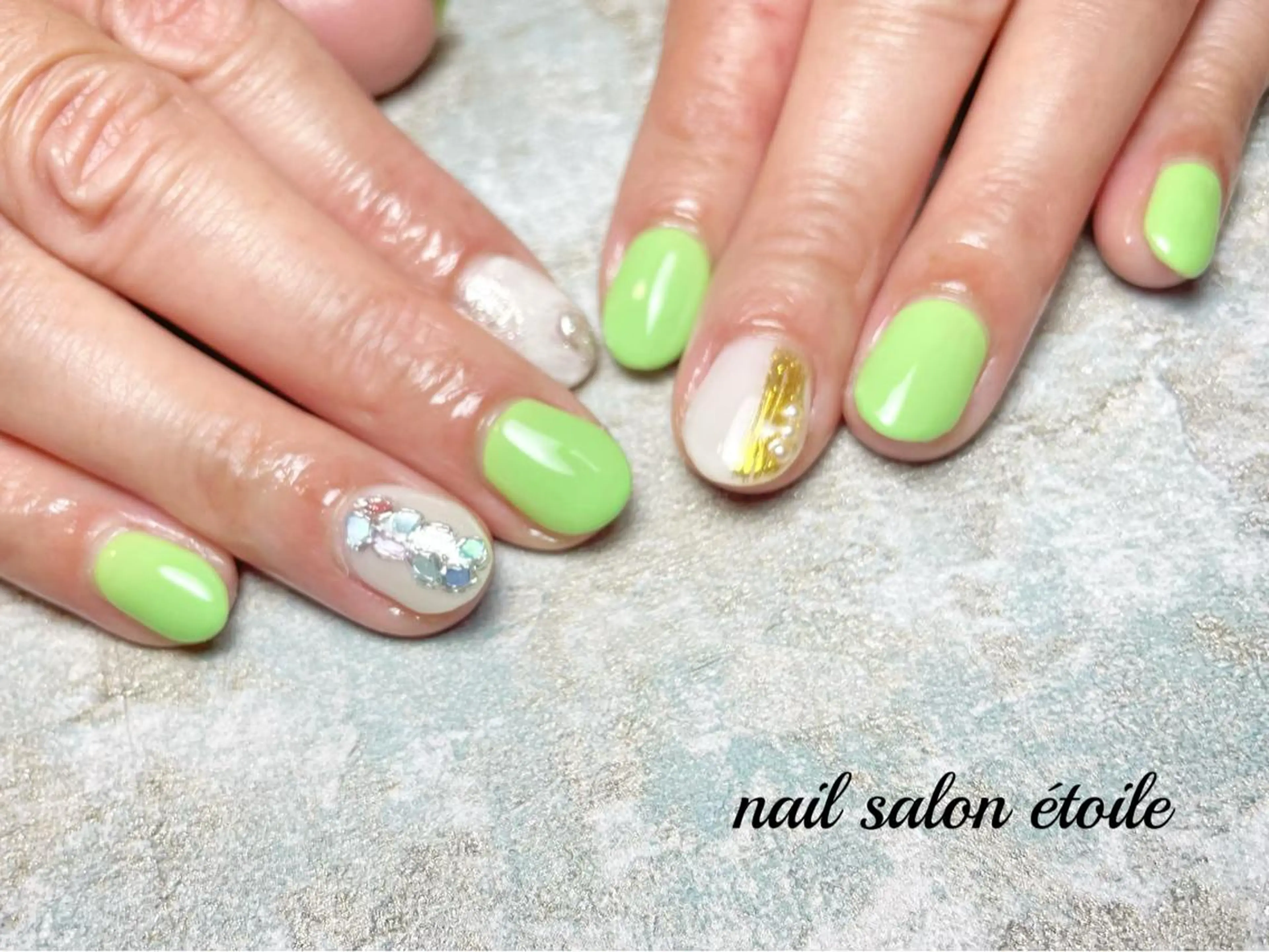 ネイル アートネイル ジェルネイル グリーン ミラーネイル ニュアンスネイル ハンドネイル nail salon étoileのネイルデザイン