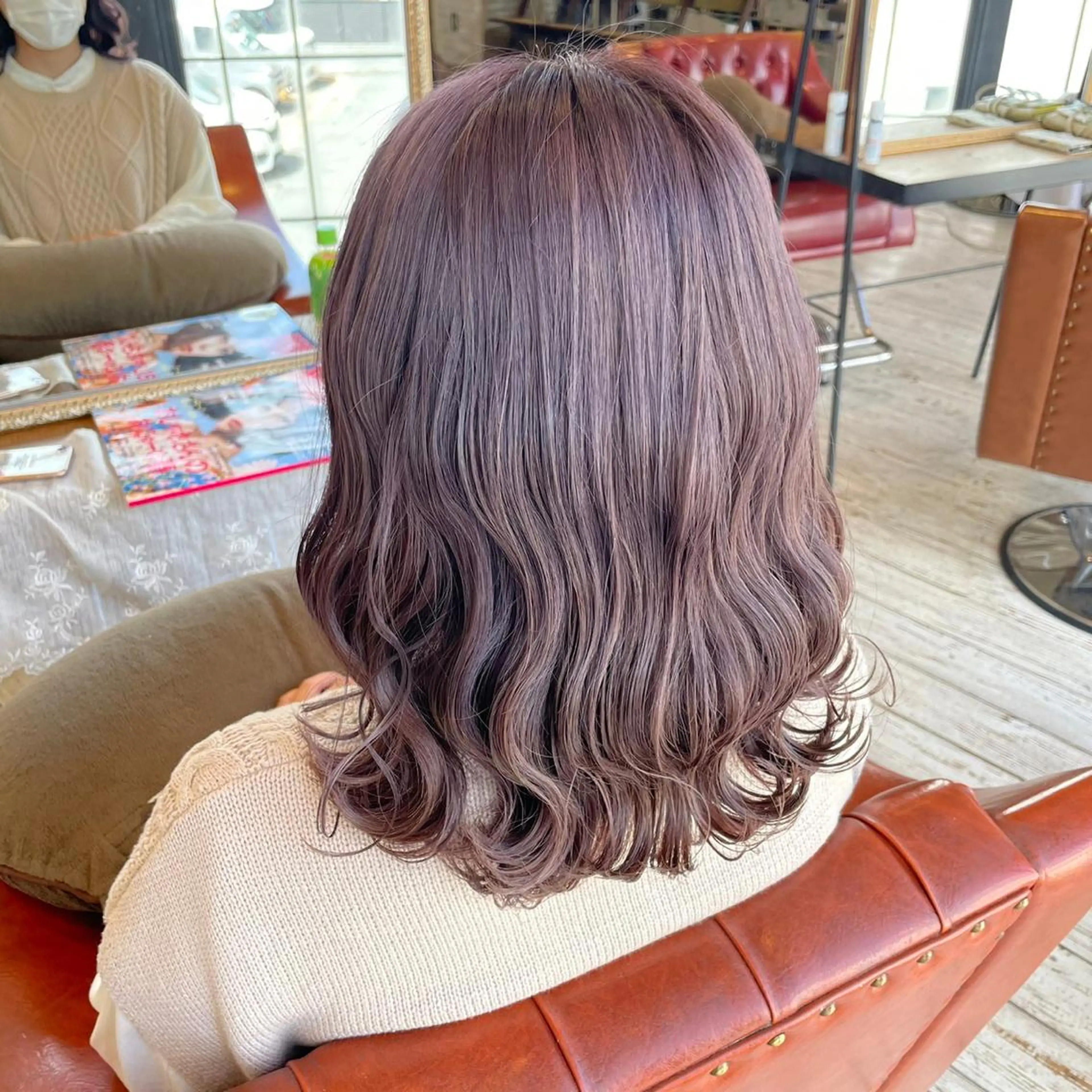 ミディアム 大久保 詩月のヘアスタイル