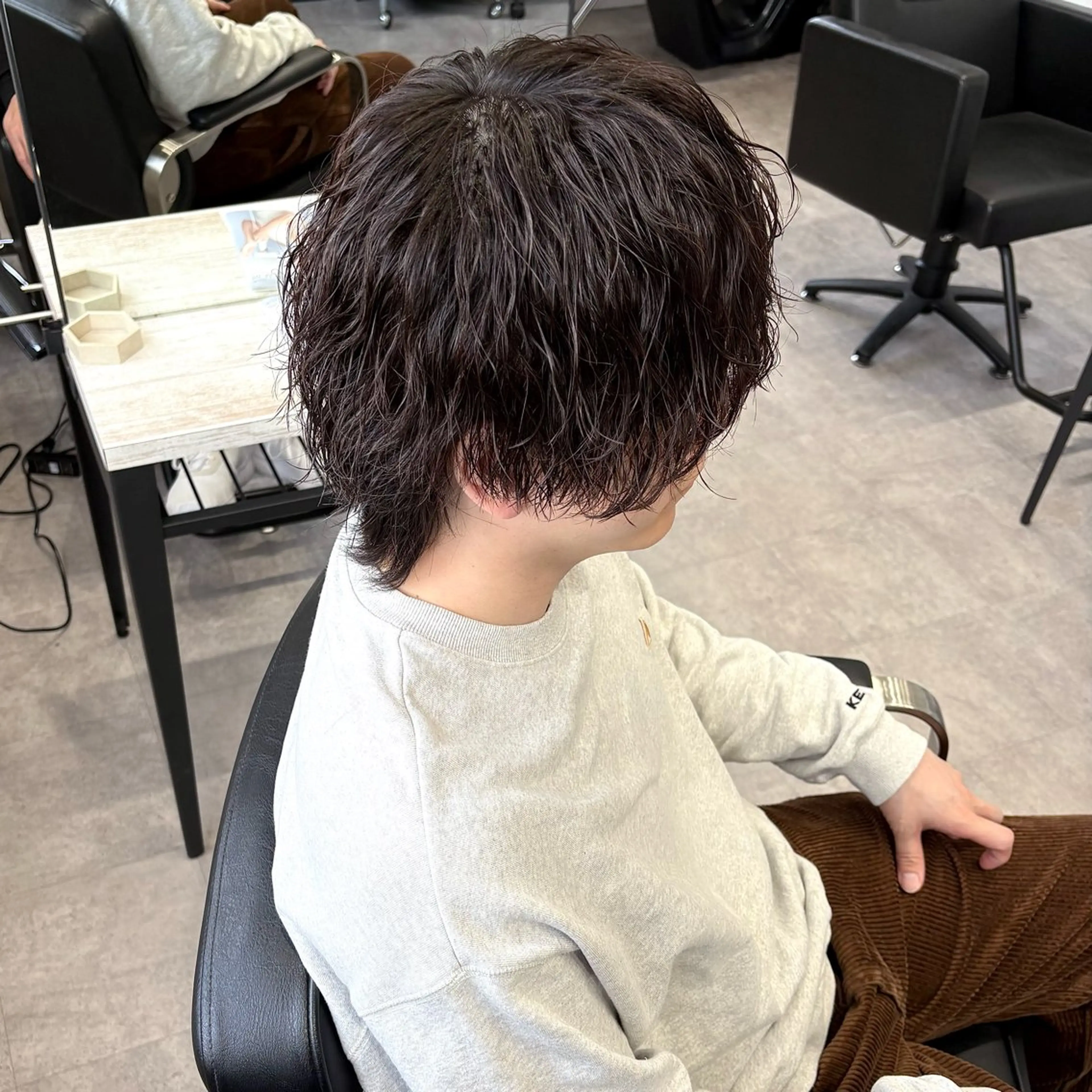 ミディアム パーマ メンズ ビジネス マッシュ メンズウルフカット ウルフカット カット パーマ 浜松/メンズサロン/ Yuna🐈‍⬛🫧のヘアスタイル