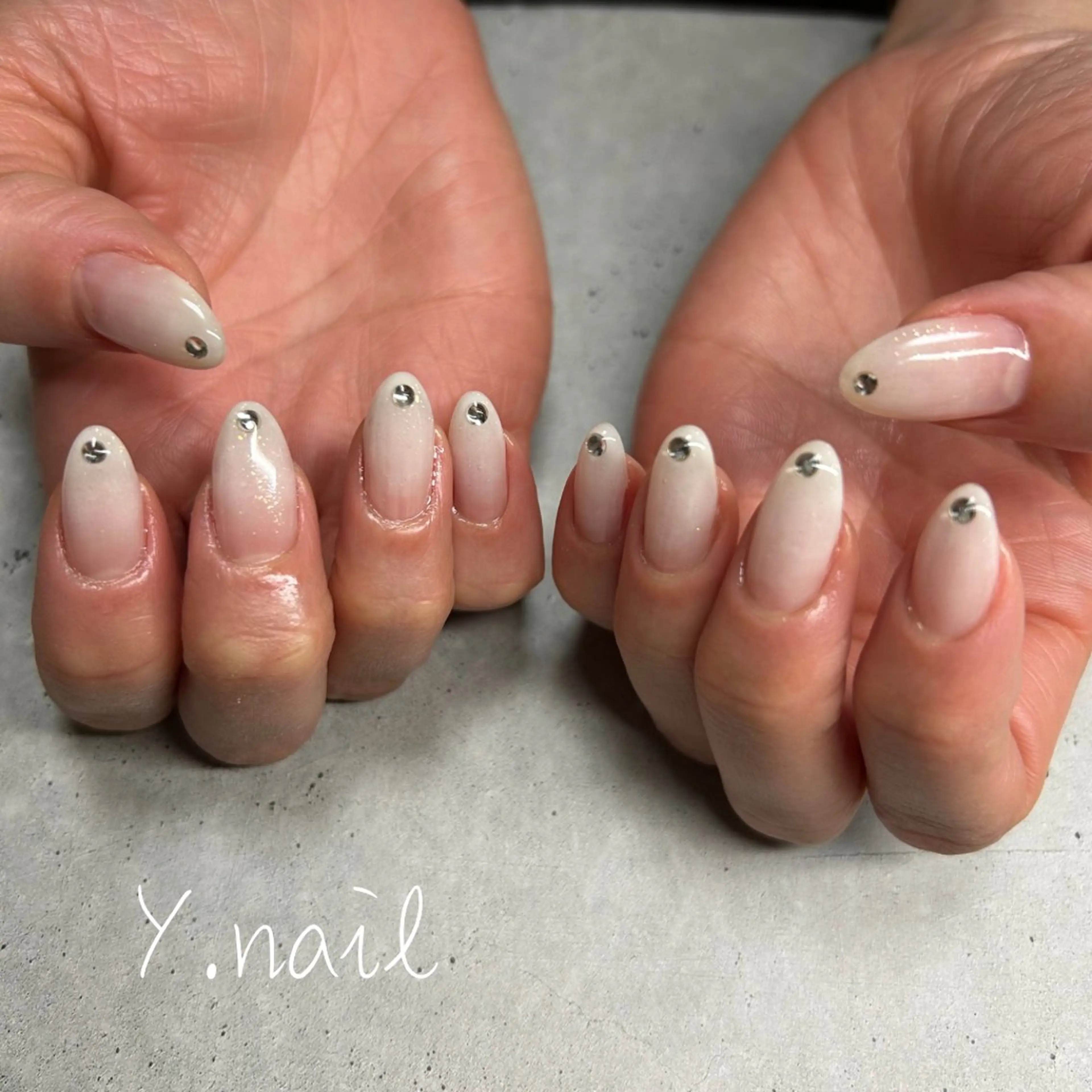 ネイル ストーンネイル ハンドネイル Y. nailのネイルデザイン
