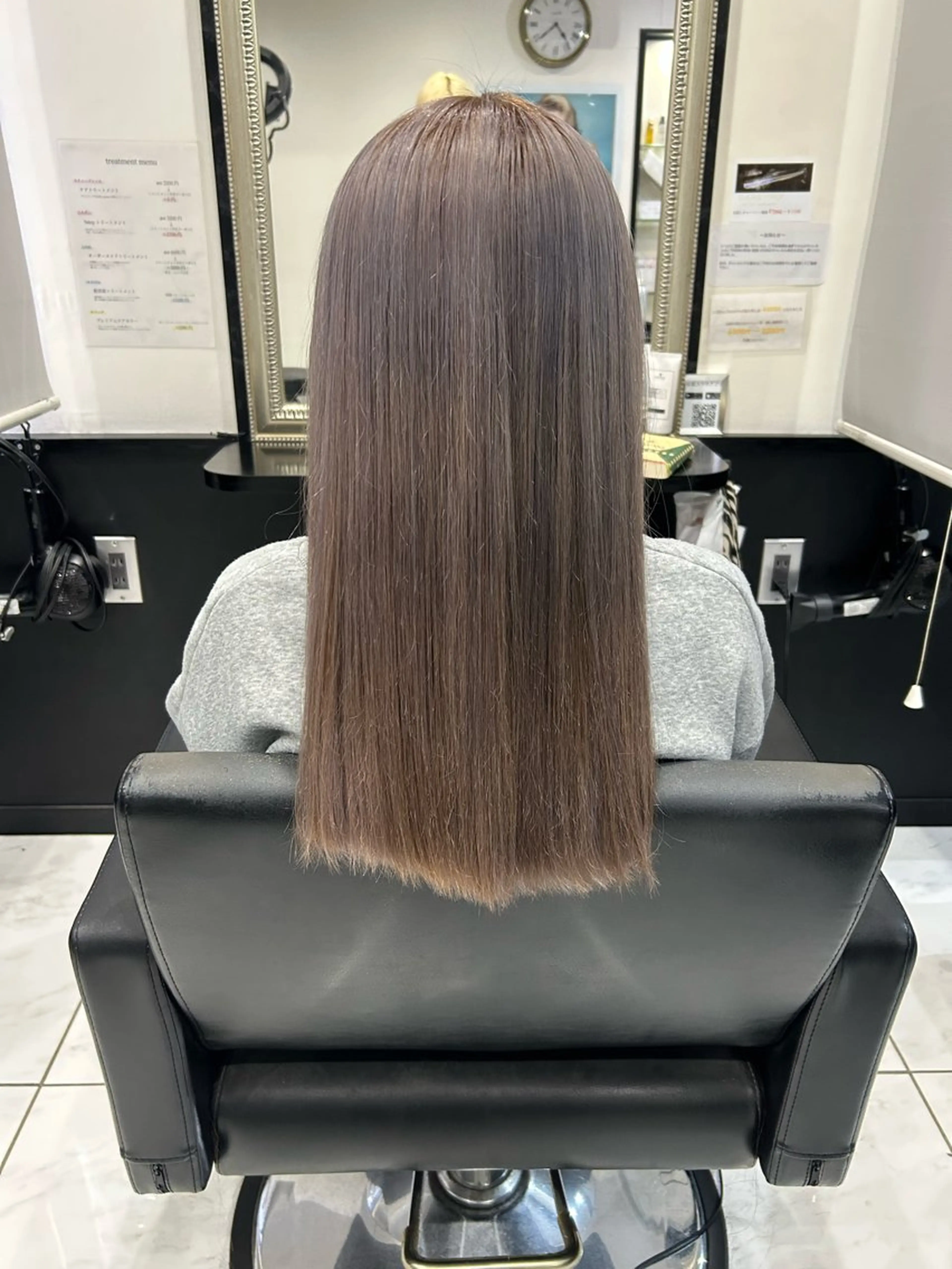 セミロング カラー ブリーチ 透明感カラー ヘアカラー 長田 麻友子のヘアスタイル