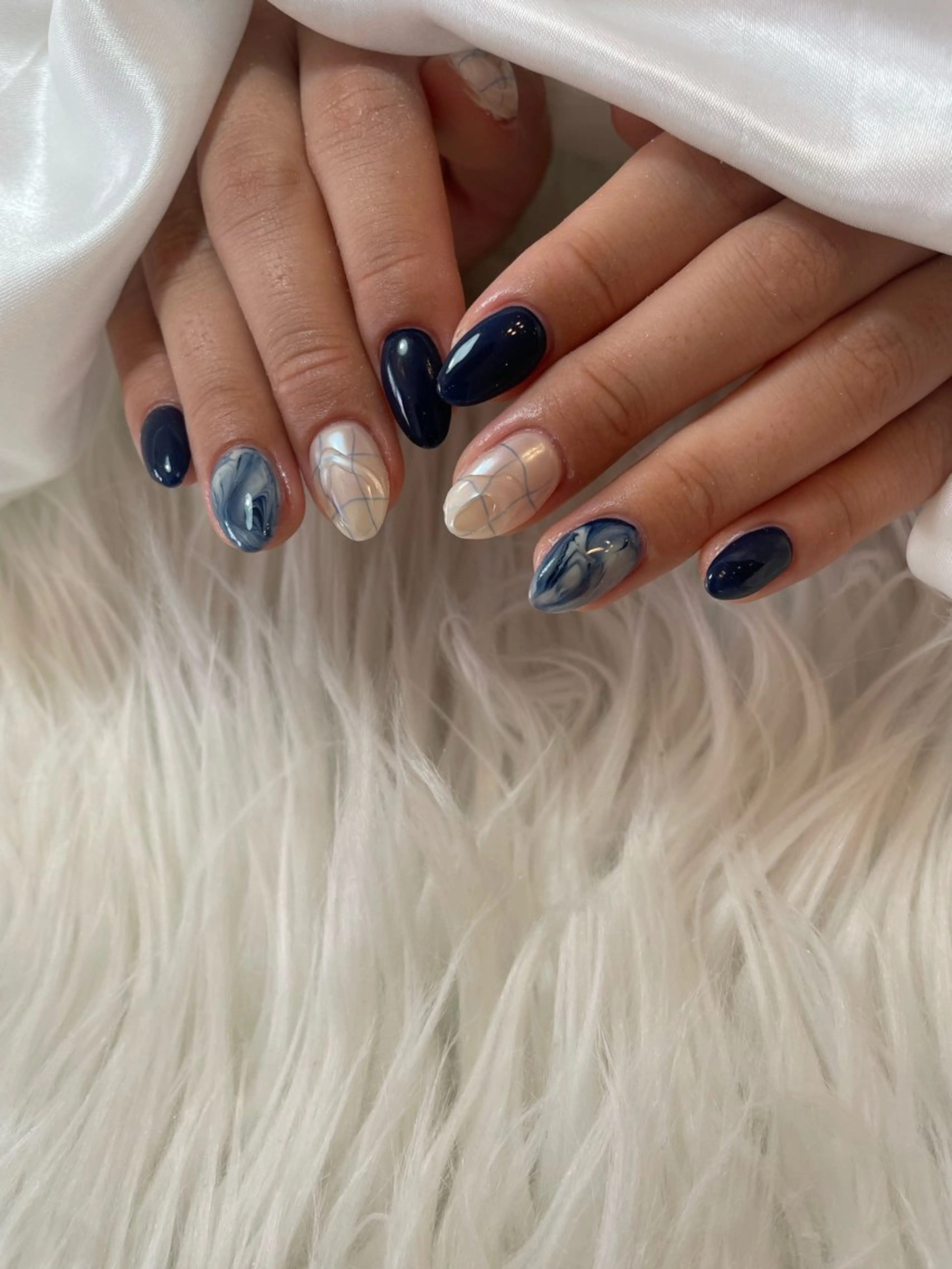 ネイル ブルー キラキラネイル 韓国ネイル マグネットネイル シンプルネイル ハンドネイル timtam --sakiのネイルデザイン