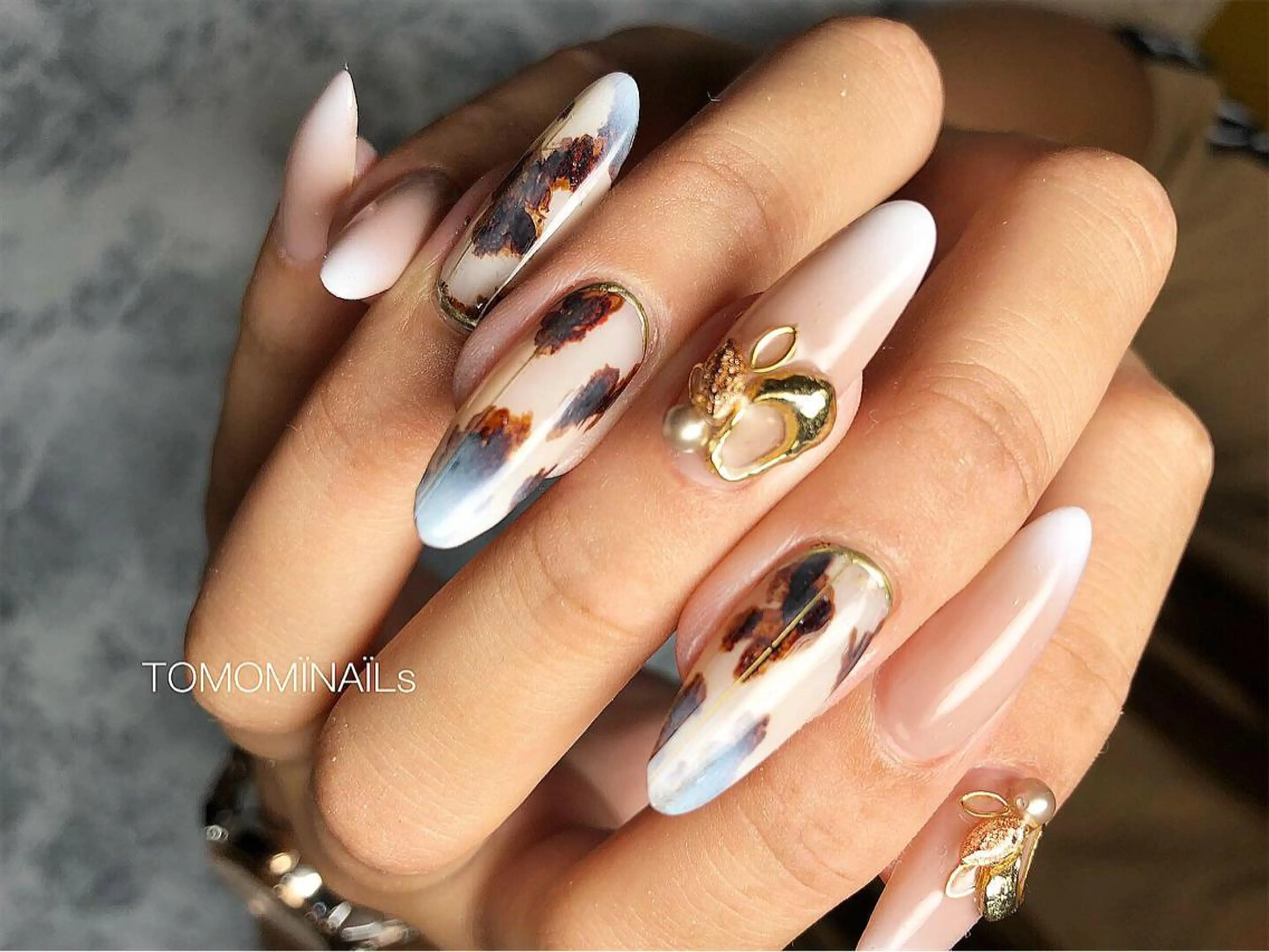 ネイル private salon TOMOMINAILs所属・TOMOMI NAILsのネイルデザイン