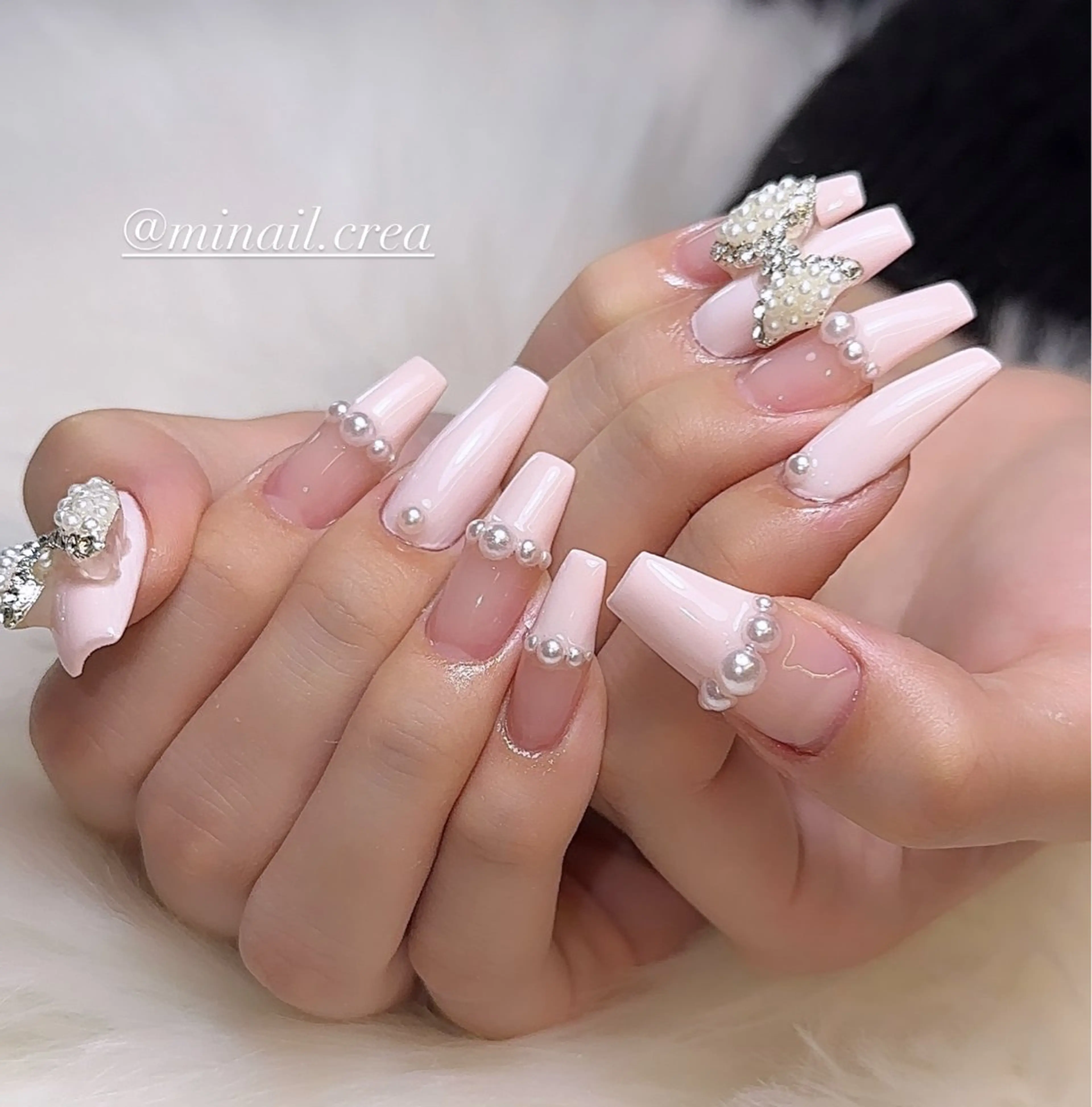 ネイル ジェルネイル キラキラネイル ロングネイル ワンカラーネイル ピンク ハンドネイル CRéA　-private nailsalon-所属・CReA nailのネイルデザイン