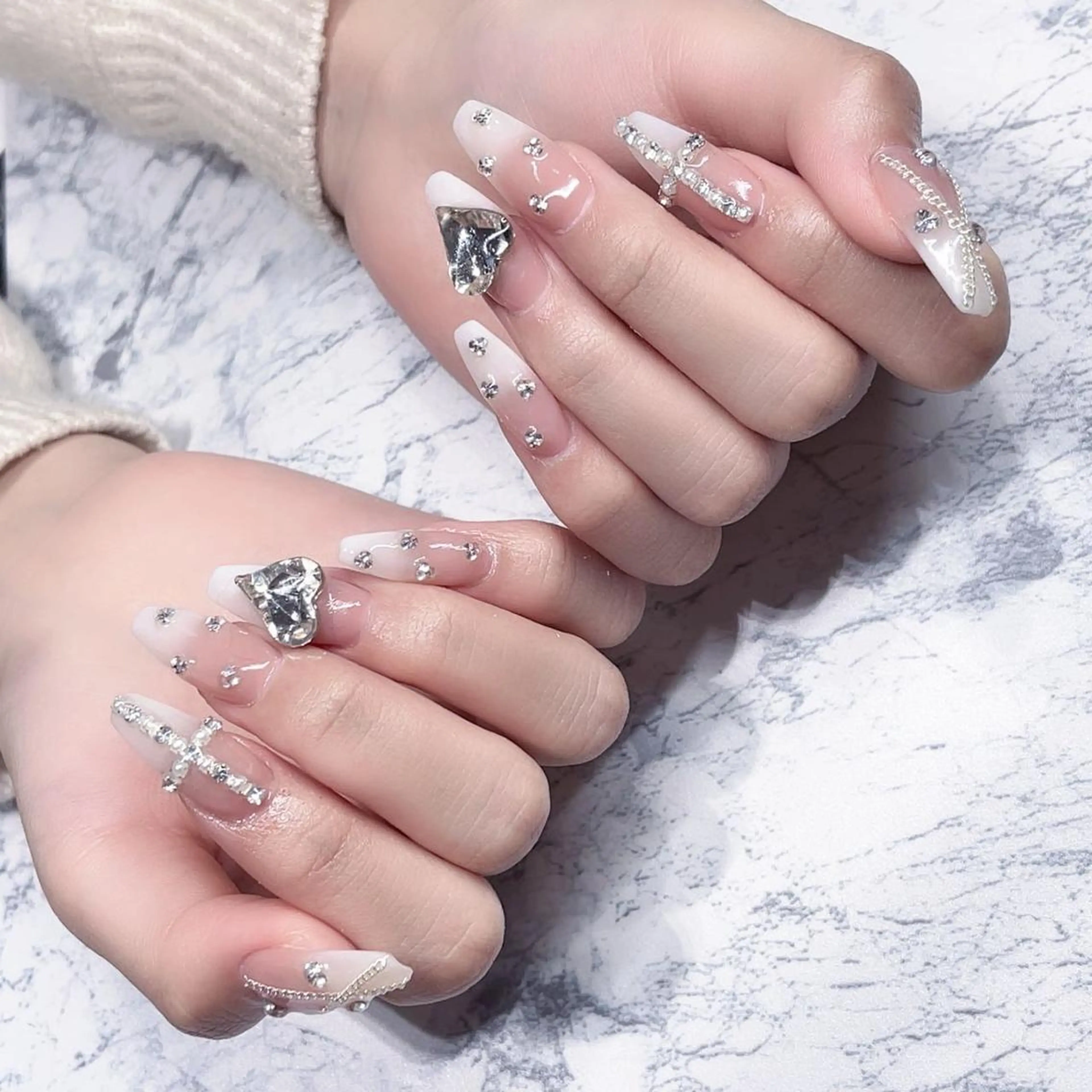 ネイル ネイルチップ Queens PUPUのネイルデザイン