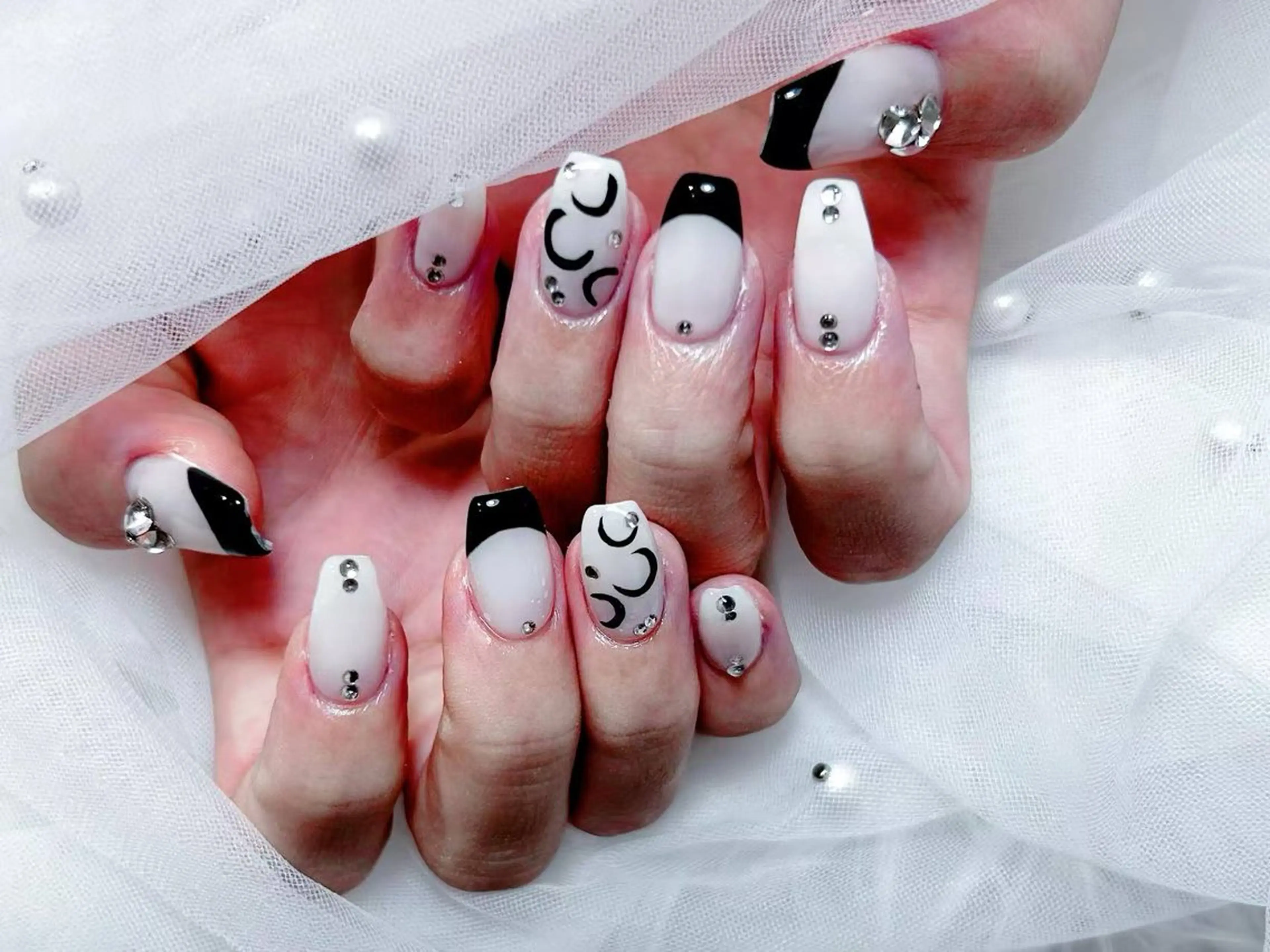 ネイル アートネイル フレンチネイル 持ち込み ハンドネイル 🌈 Laule'aのネイルデザイン
