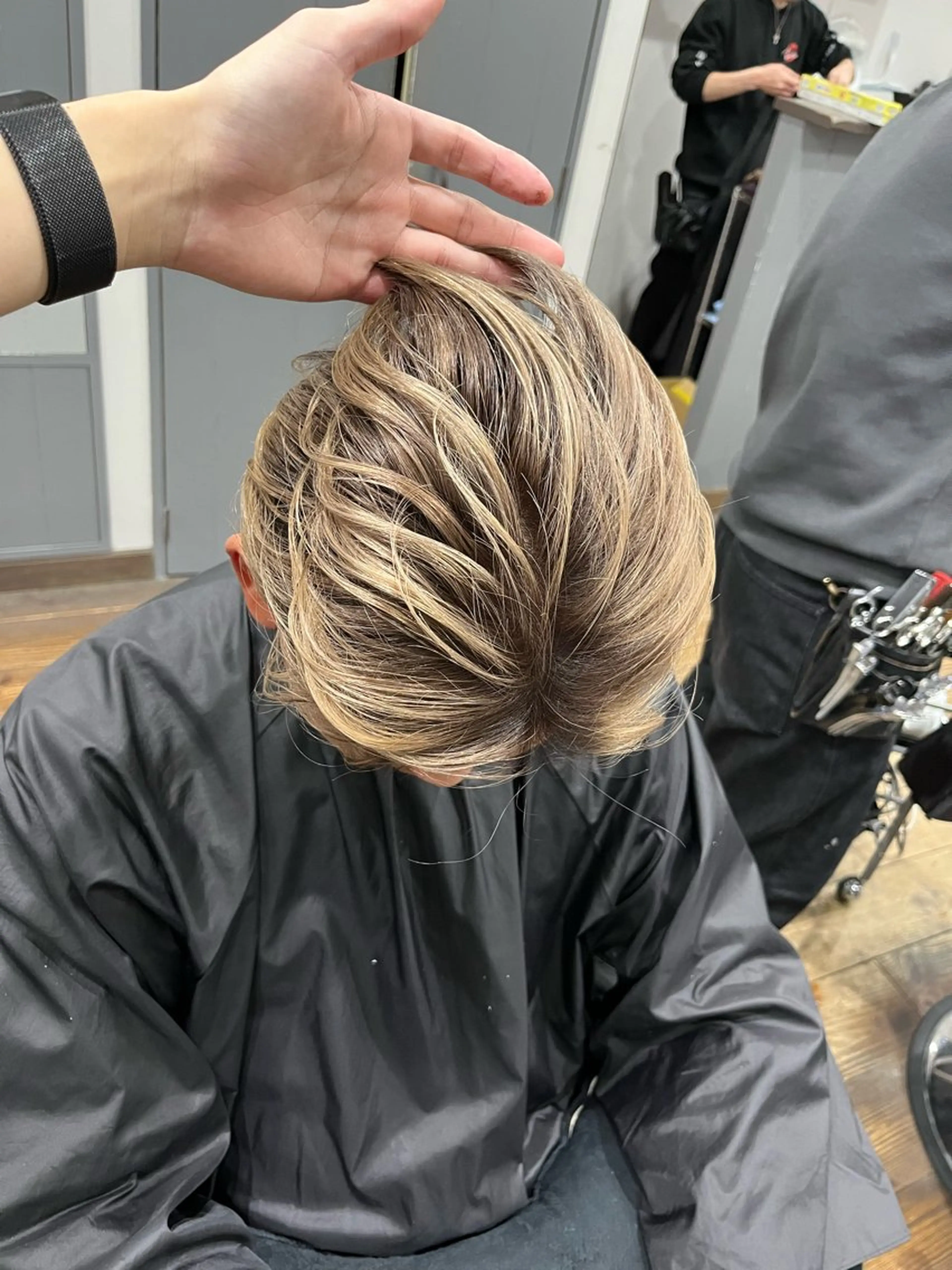 カラー メンズ メンズバレイヤージュ バレイヤージュ カット ヘアカラー バレイヤージュモデル 募集中宮本宗嵩のヘアスタイル