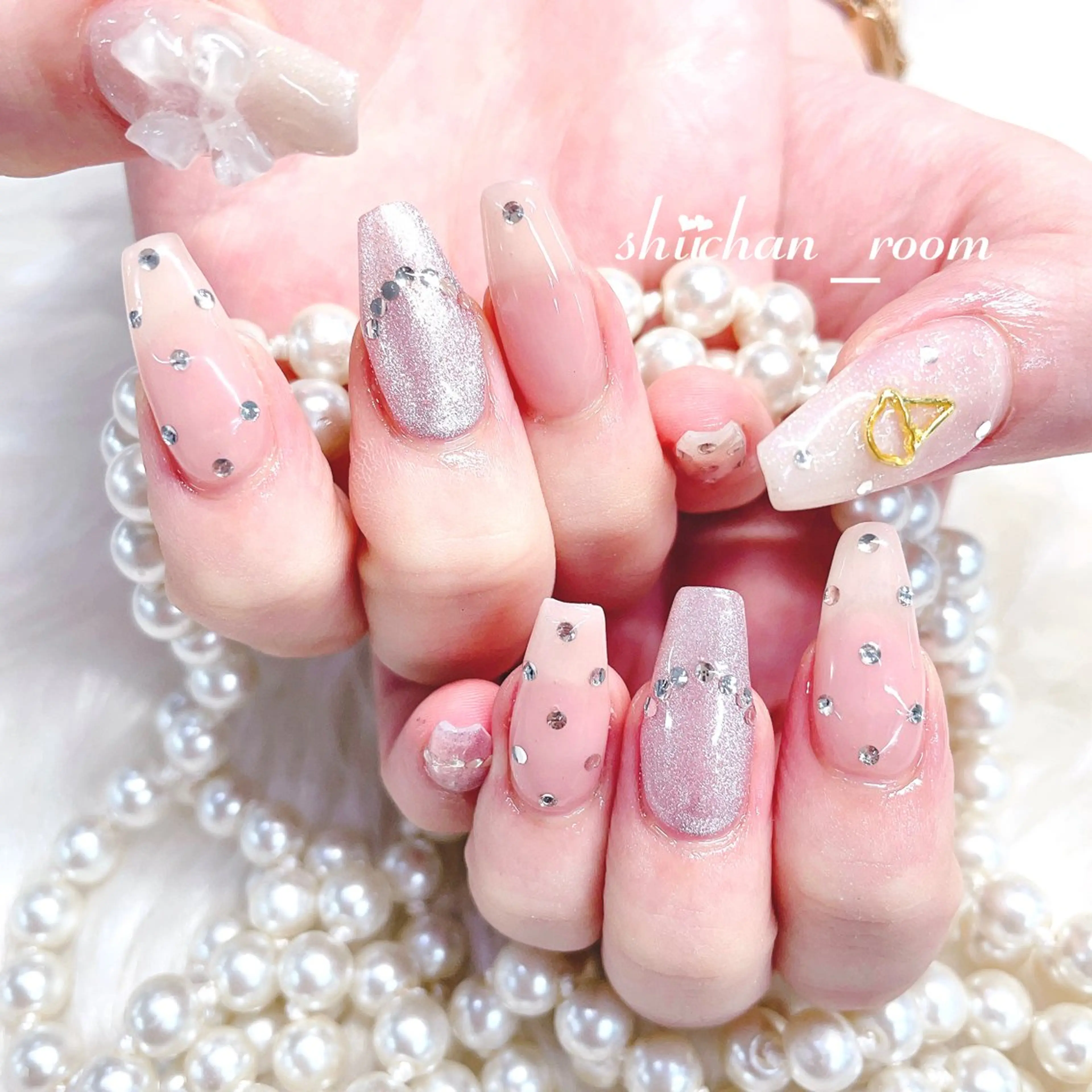 ネイル Go  Today シェアサロン 新宿Gratia店所属・杉山 栞のネイルデザイン