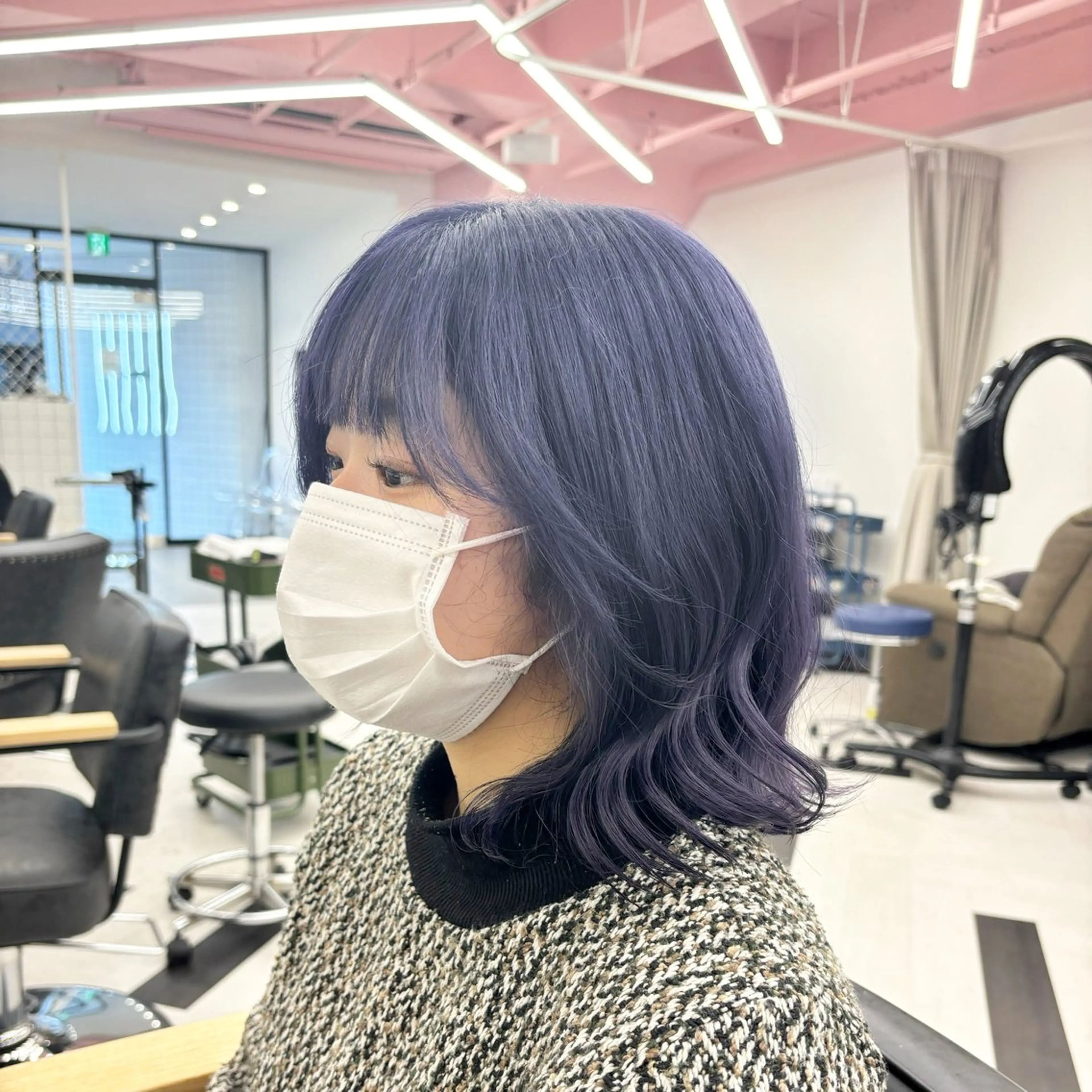 ミディアム カラー パーマ ヘアアレンジ メンズ ブルーカラー ブルーラベンダー ラベンダーカラー トリートメント mona/ ストレートスタイル✨のヘアスタイル