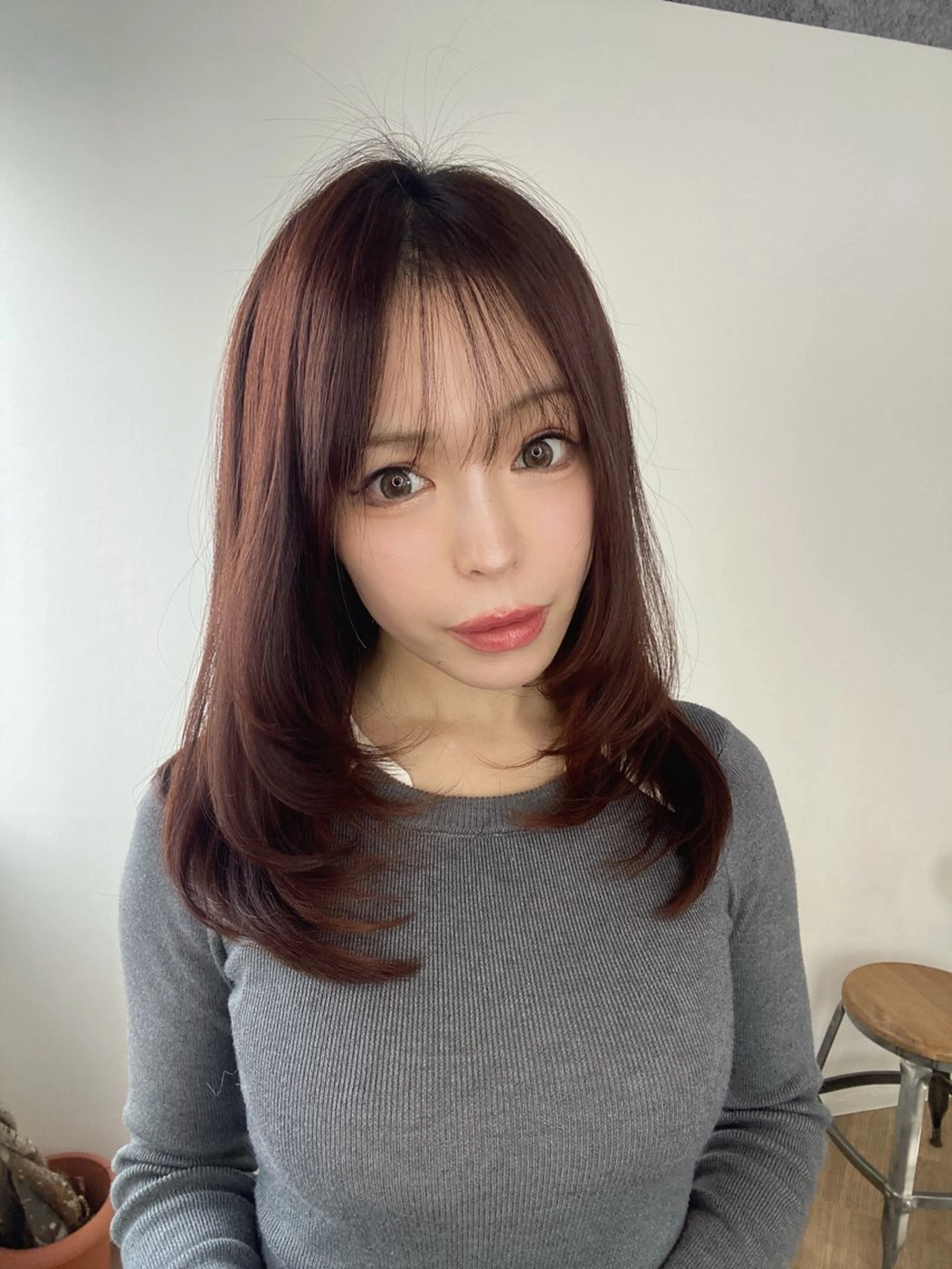 セミロング カラー レイヤーカット カット ヘアカラー トリートメント 武田涼レイヤーカット 髪質改善×縮毛矯正のヘアスタイル