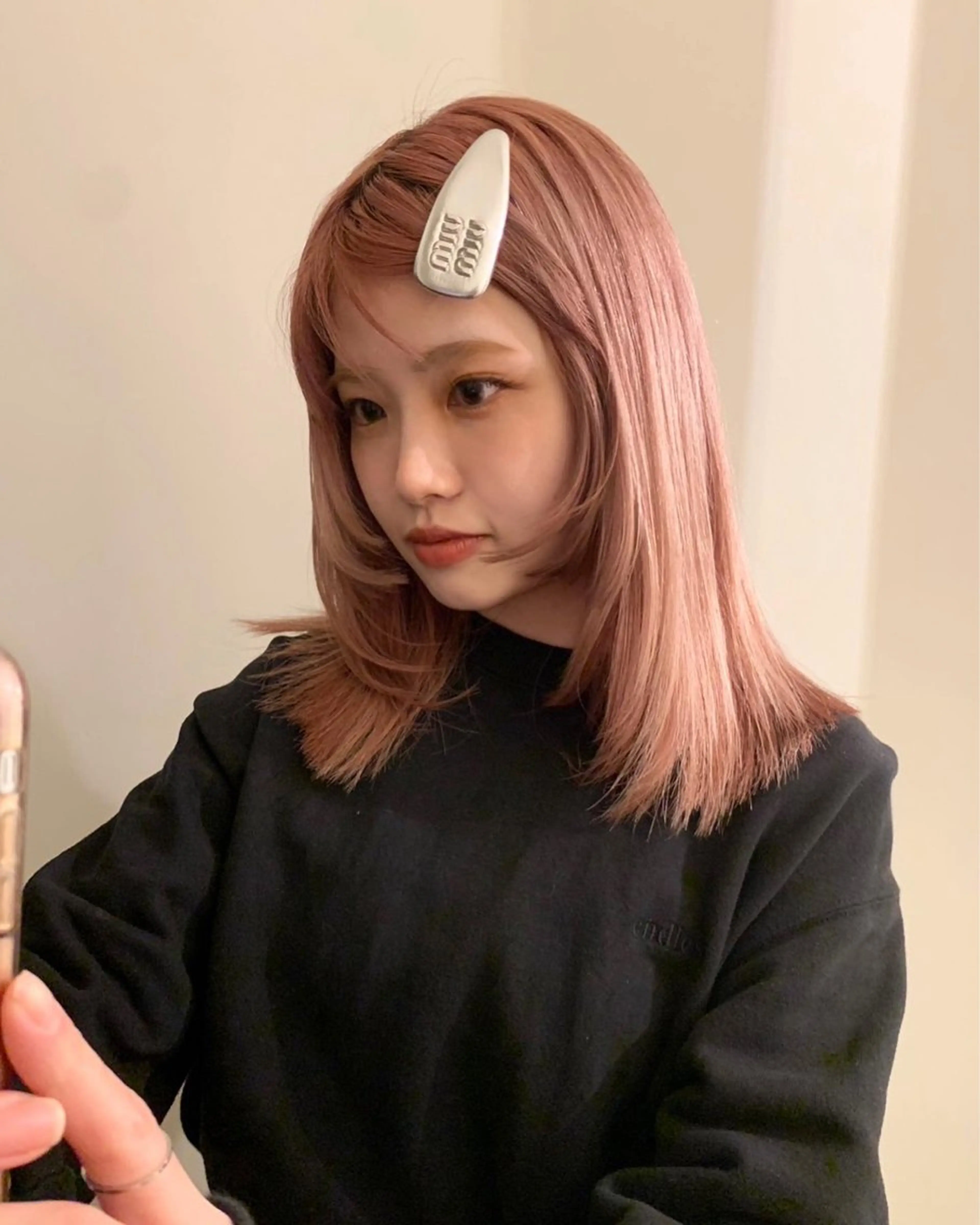 ミディアム カラー ピンクカラー カット ヘアカラー 落合希 Olivebeigeのヘアスタイル