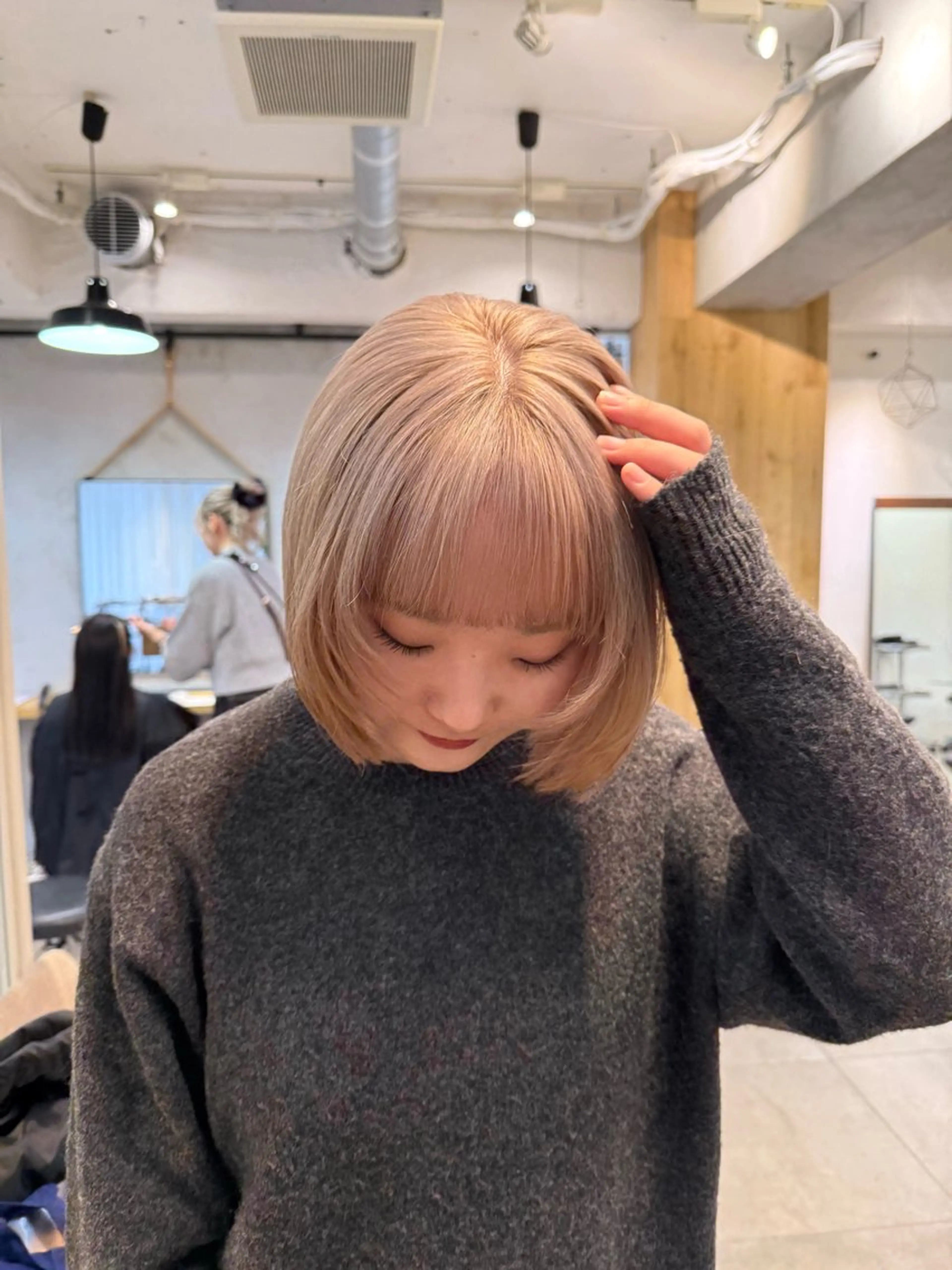 ショート カラー ミルクティー× グレージュMOMOのヘアスタイル