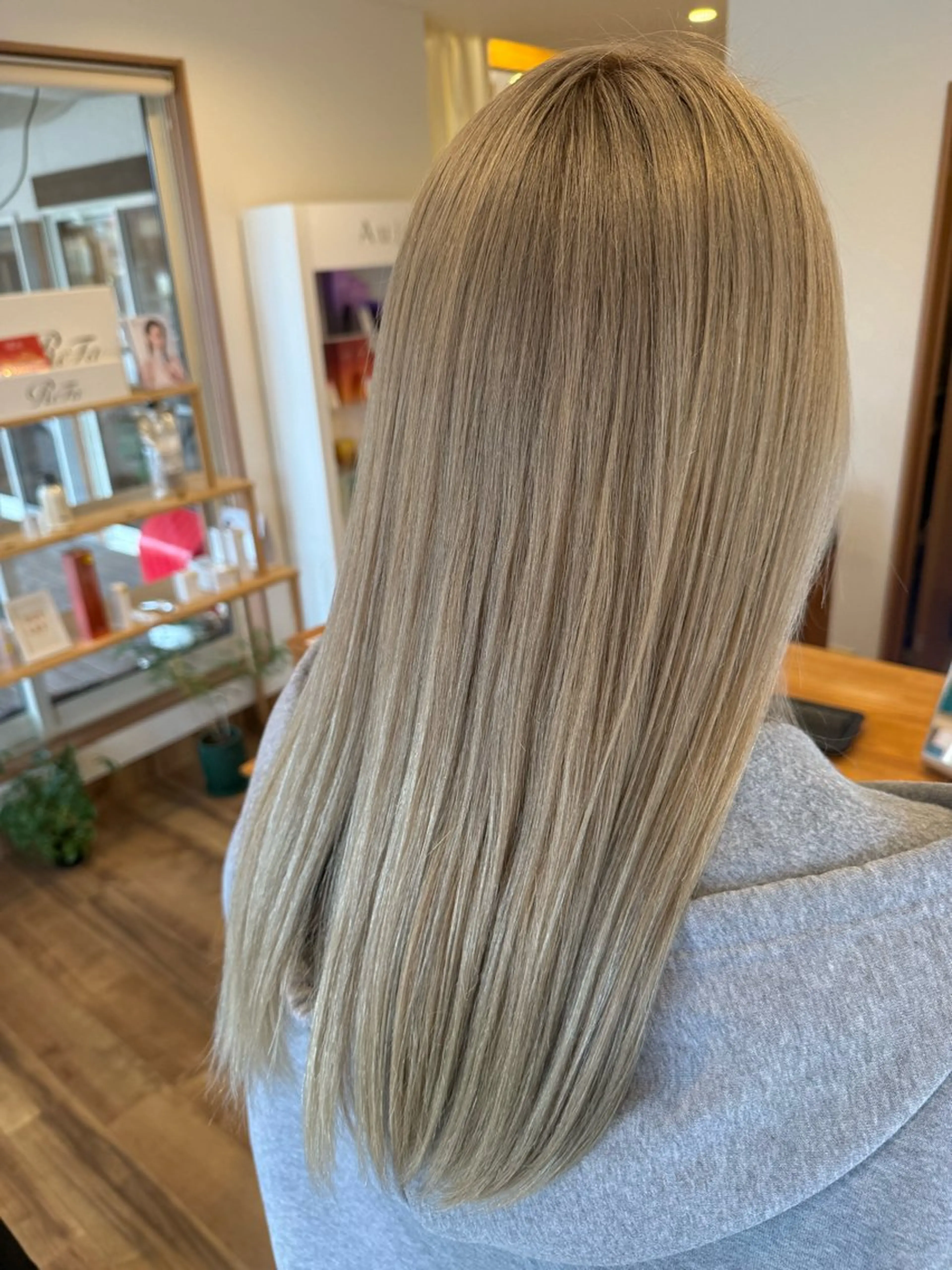 カラー ヘアカラー タガミ リンカのヘアスタイル