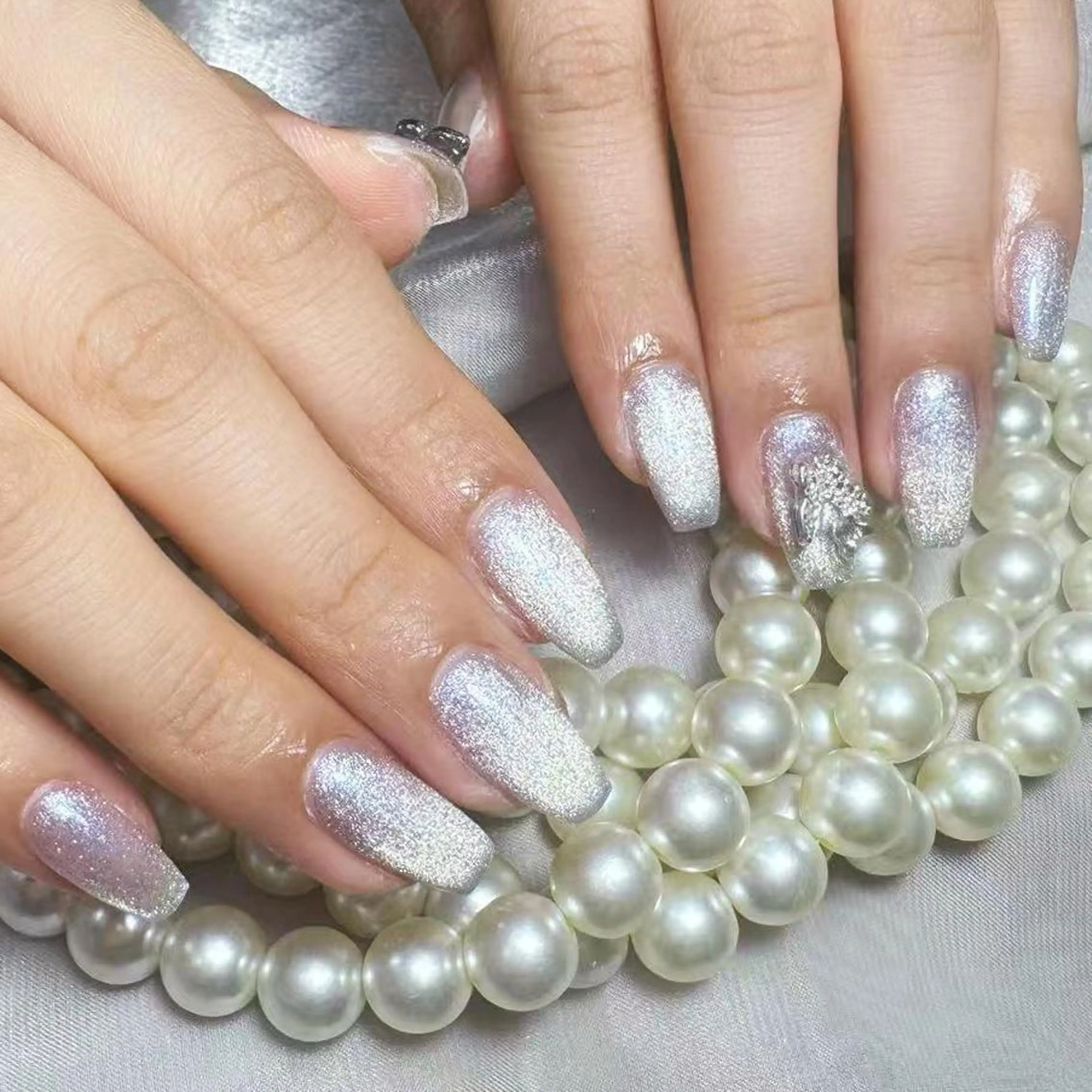 ネイル アートネイル オーロラネイル ガーリー キラキラネイル マグネットネイル ハンドネイル ハンドケア Diamond ✨のネイルデザイン