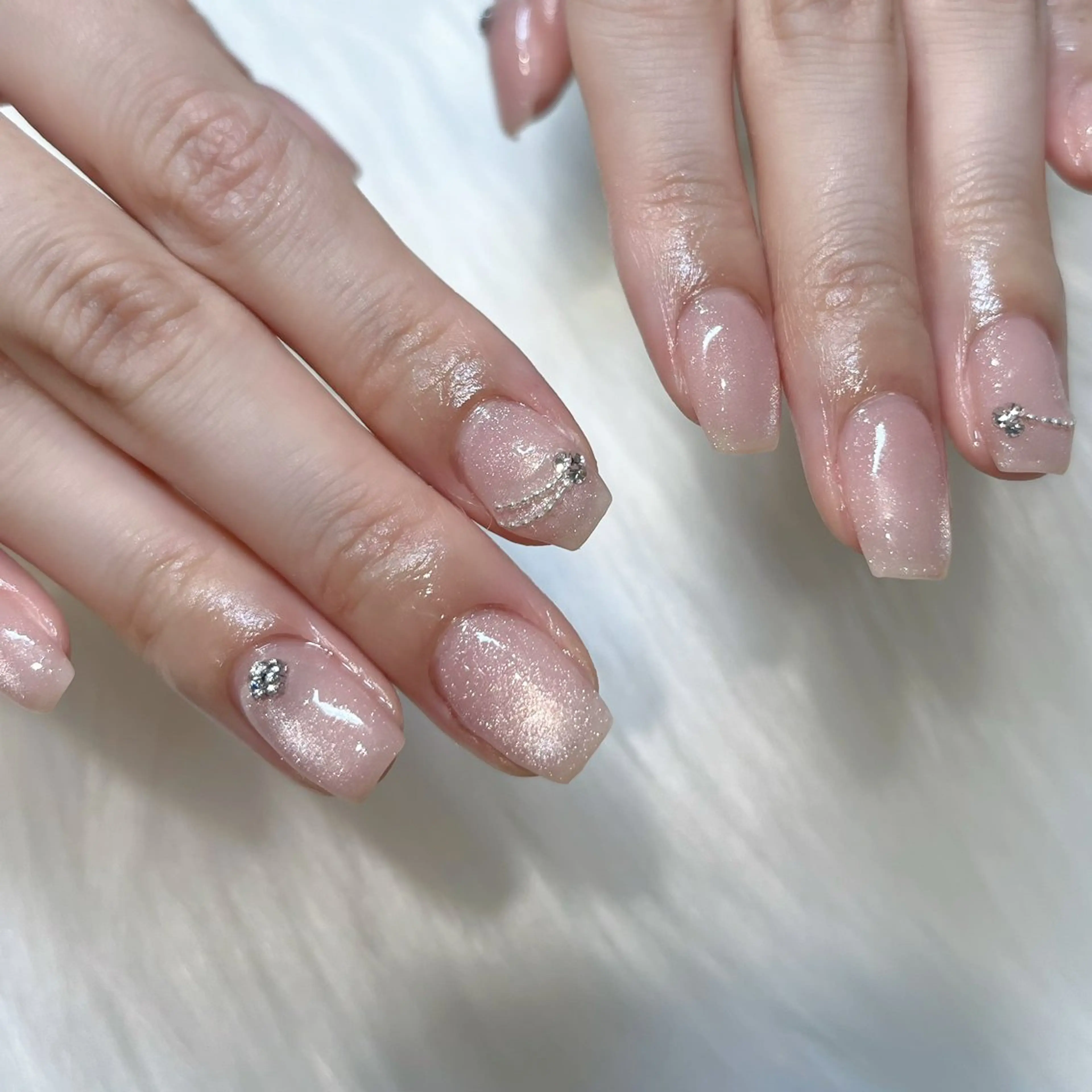 ネイル アートネイル ガーリー 韓国ネイル マグネットネイル 持ち込み KOKONA 🎀のネイルデザイン