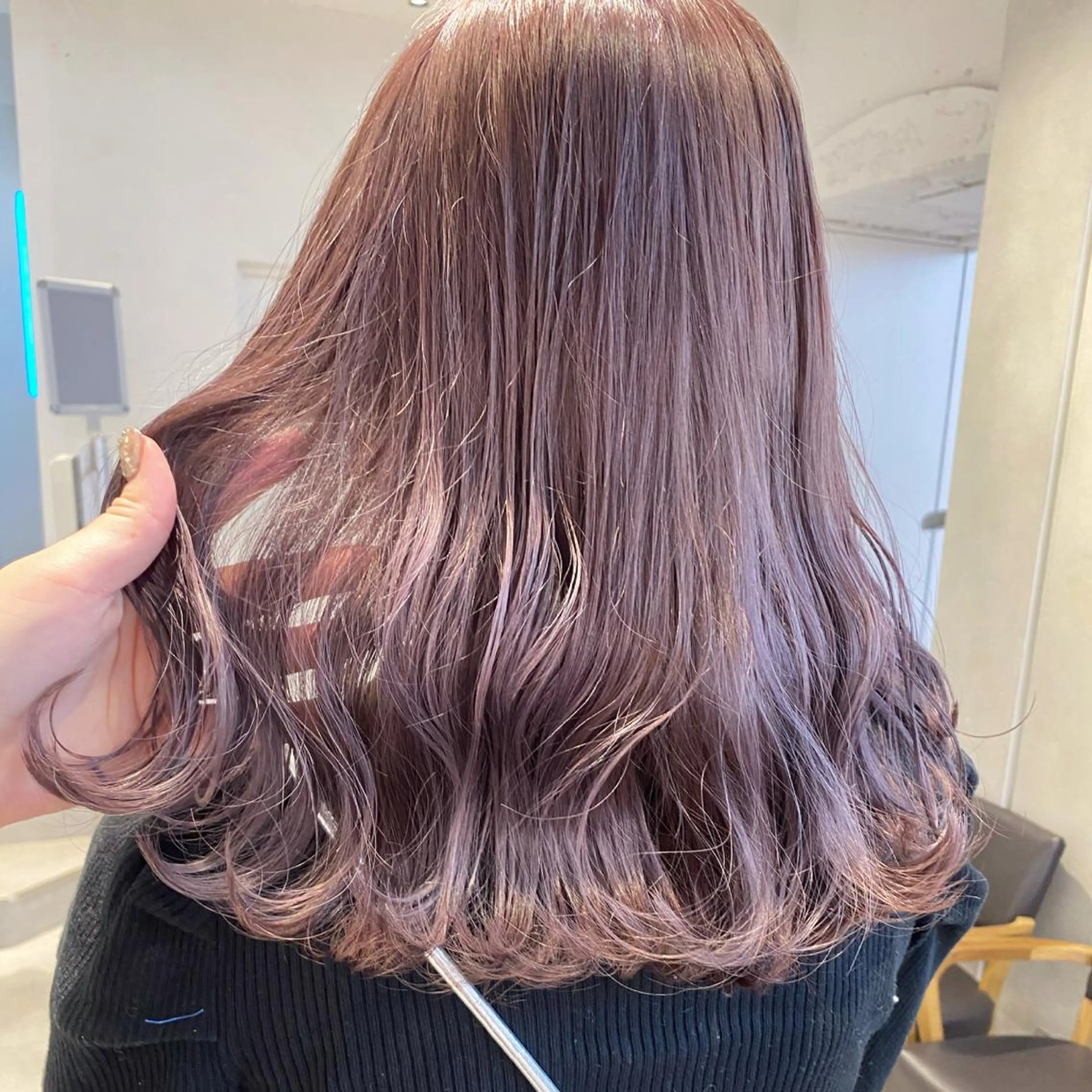 ミディアム カラー ヘアカラー 【似合わせ提案】鈴木 舞のネイルデザイン