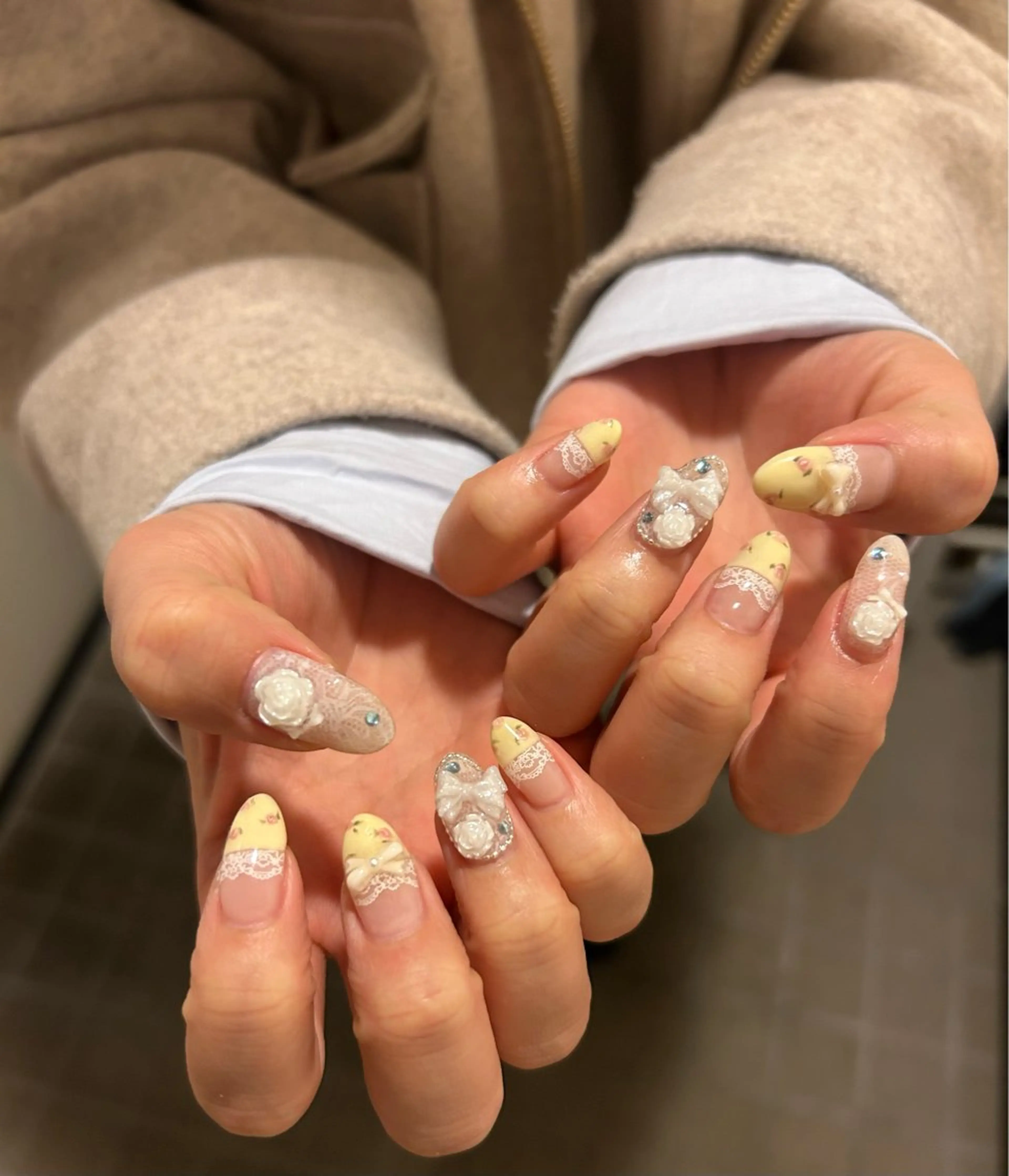 ネイル フレンチネイル レース 持ち込み 春ネイル 黄色 ハンドネイル Aimer Ciel エメシエル大宮ネイルのネイルデザイン