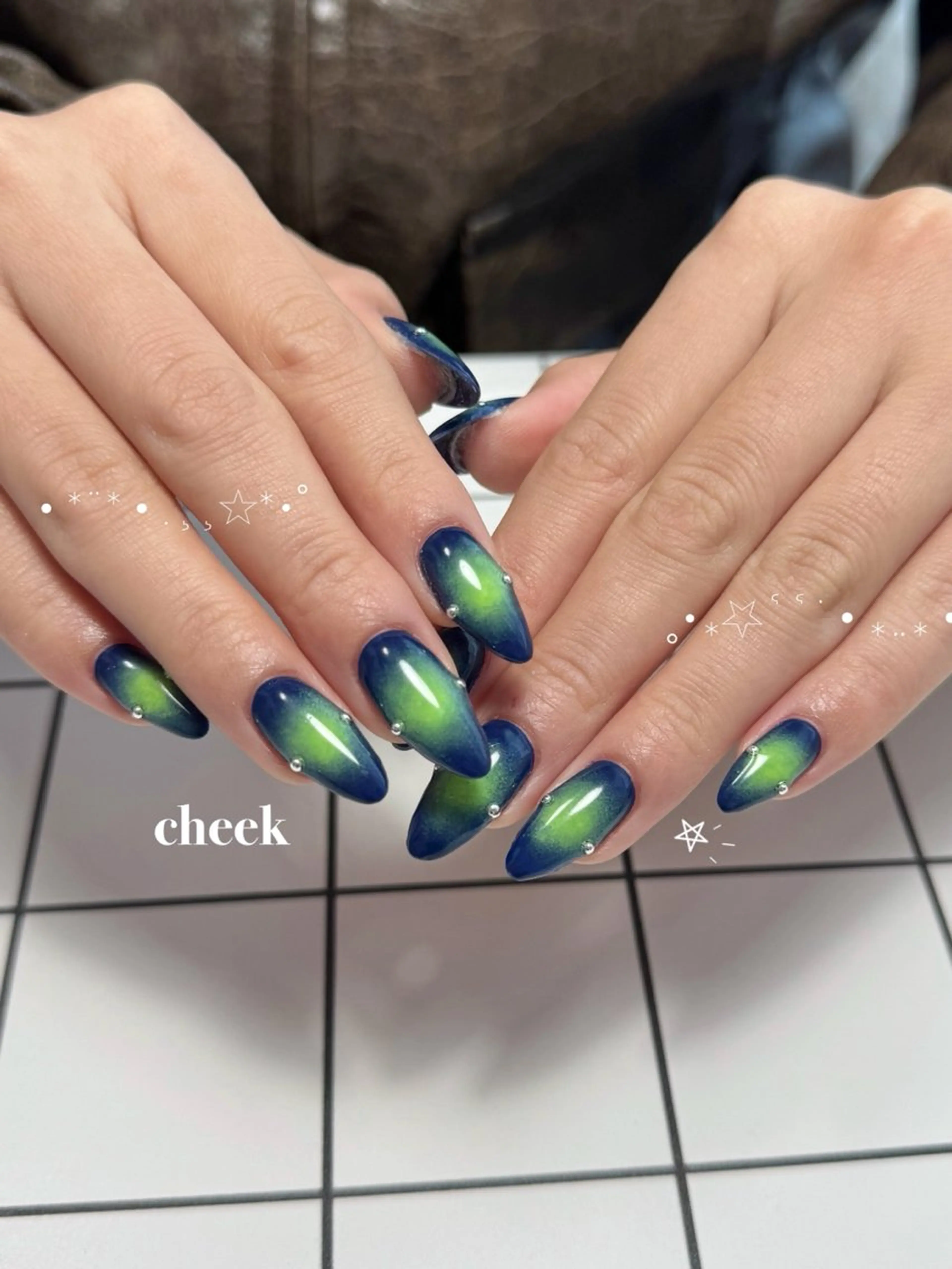 ネイル チークネイル nail salon CAREY 🎀のネイルデザイン