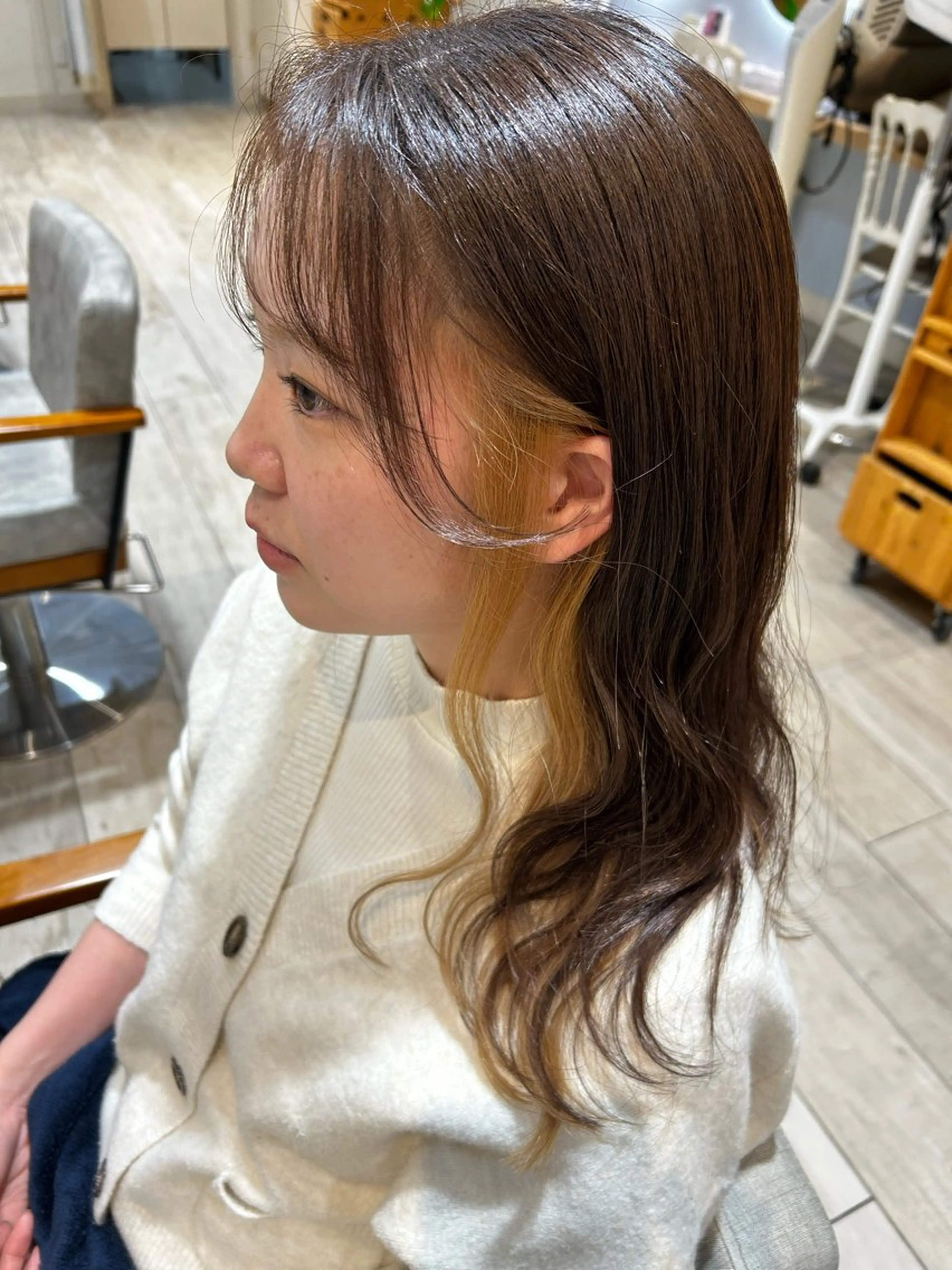 セミロング ヘアカラー トリートメント 大川 夏実のヘアスタイル
