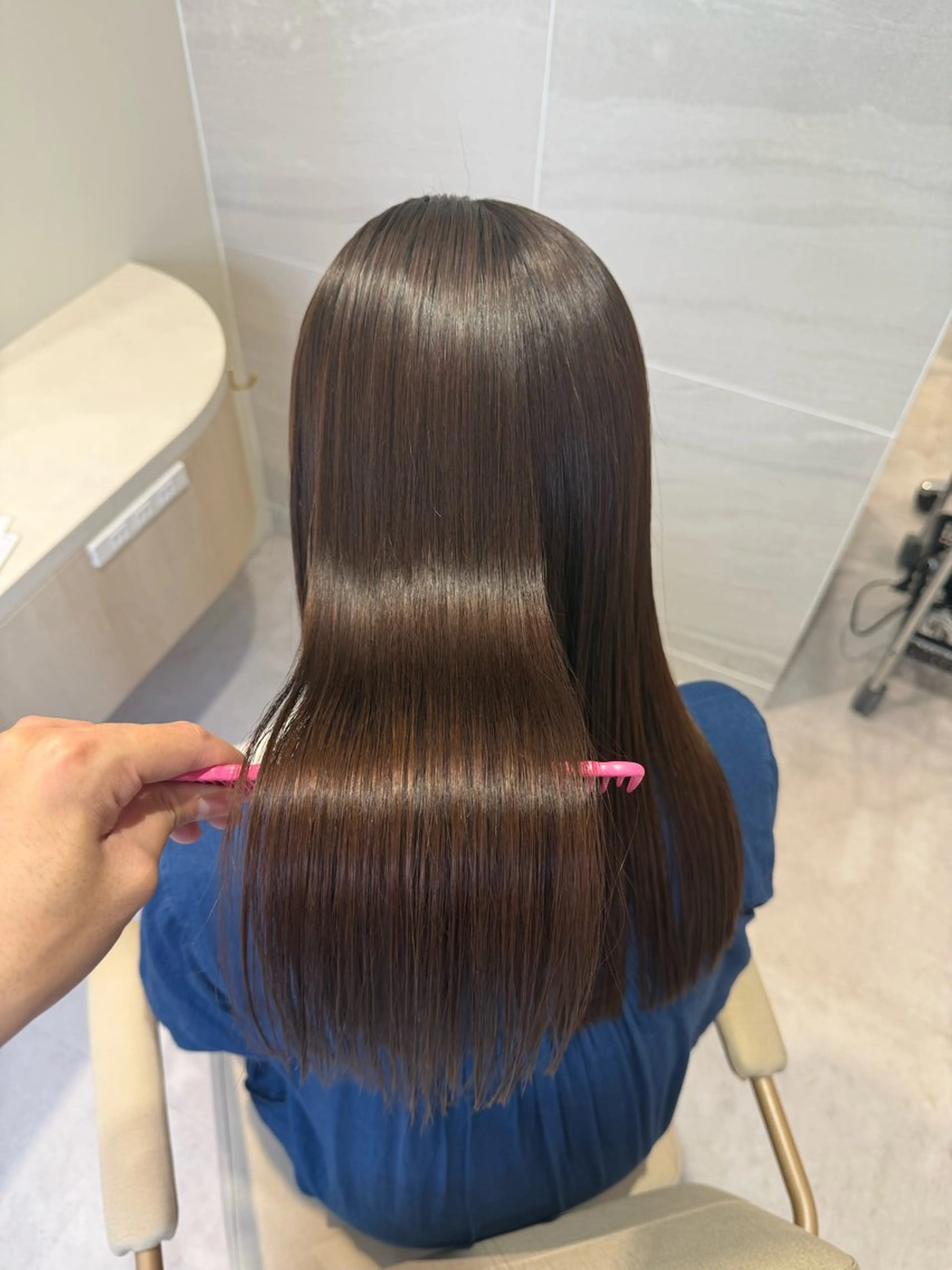 ロング カラー ベージュカラー イルミナカラー シアーベージュ 縮毛矯正 トリートメント Ms.CHARM所属・透明感カラー🌿 グレージュ🐺陽介のヘアスタイル