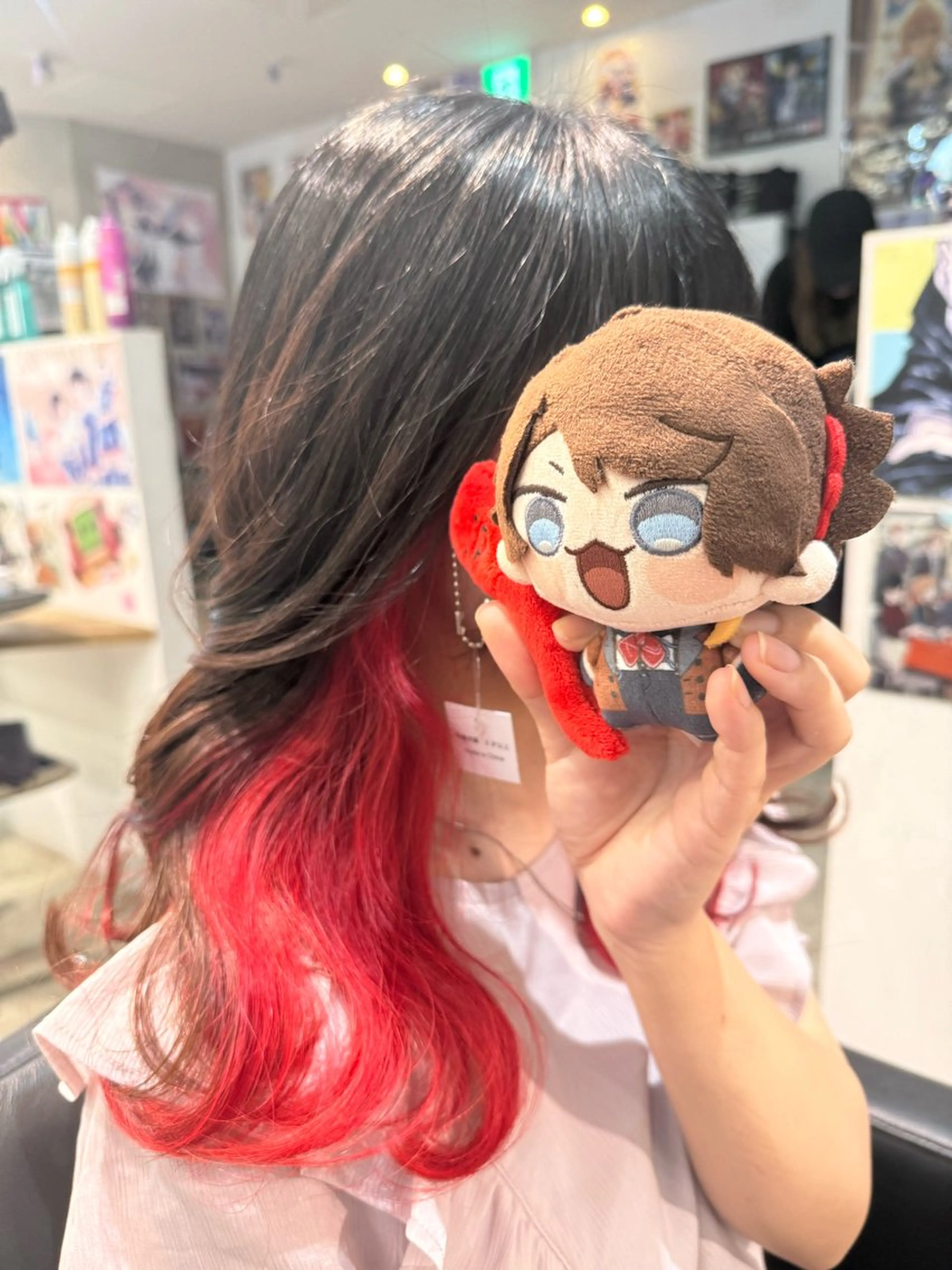 ミディアム カラー ブリーチ ケアブリーチ ダブルカラー インナーカラー レッドカラー ヘアカラー トリートメント インナーカラー 推し ブリーチ 髪質改善のヘアスタイル