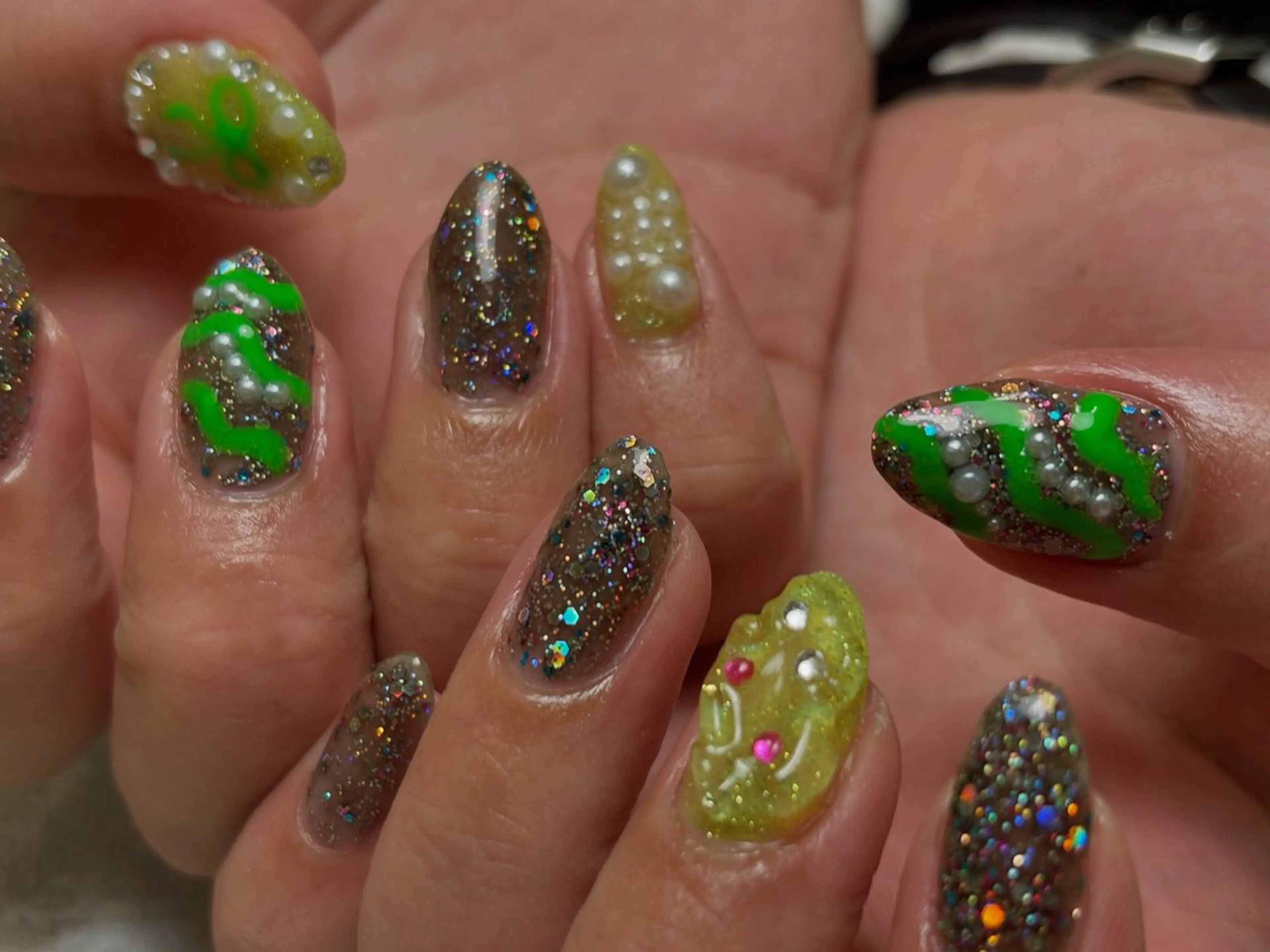 ネイル フラッシュネイル ジェルネイル ホログラムネイル キラキラネイル ラメ(グリッター) Qmu nail所属・Qmu nail KARENのネイルデザイン