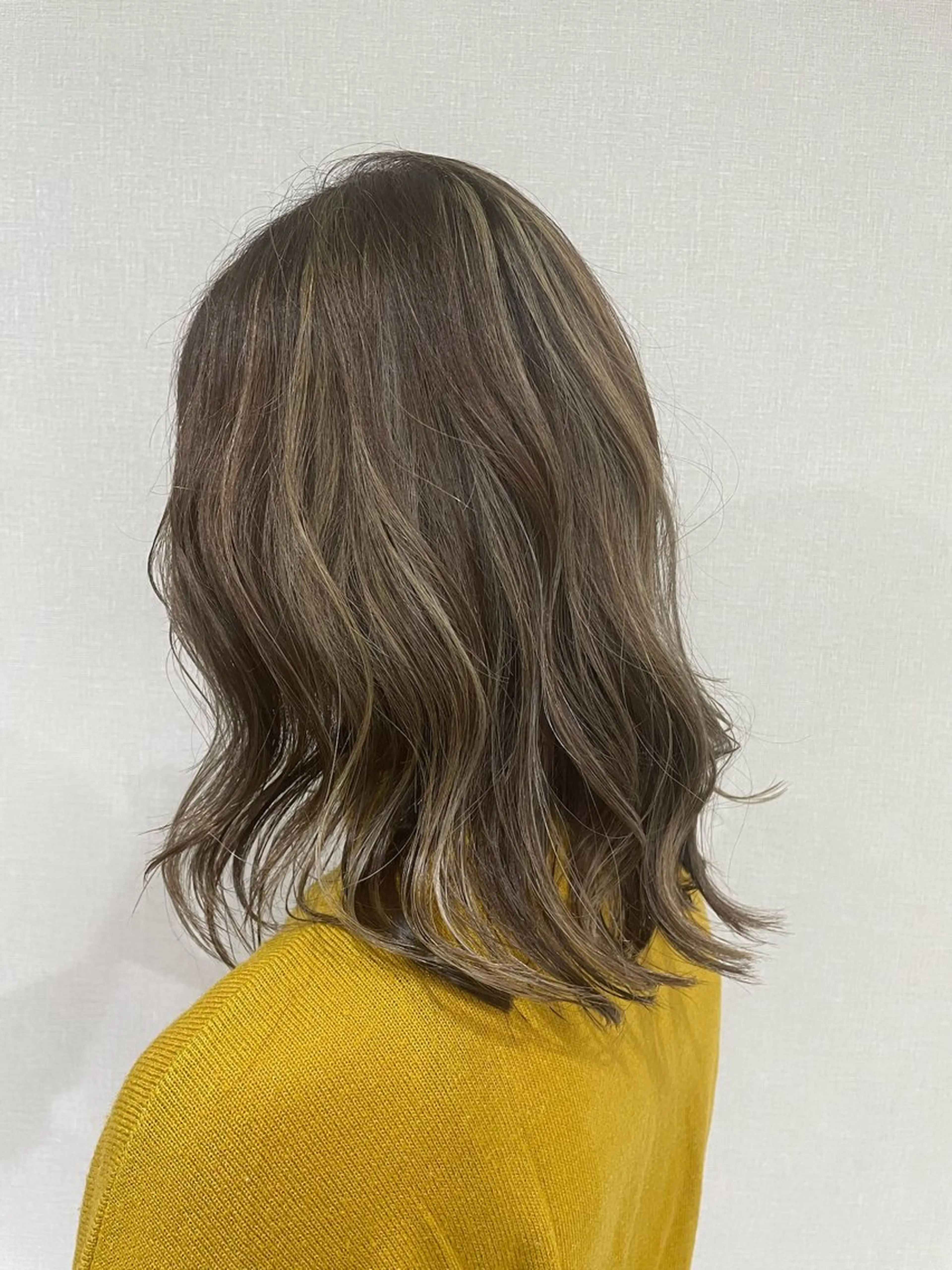 ハイライトブリーチ＋カラー＋トリートメントの写真