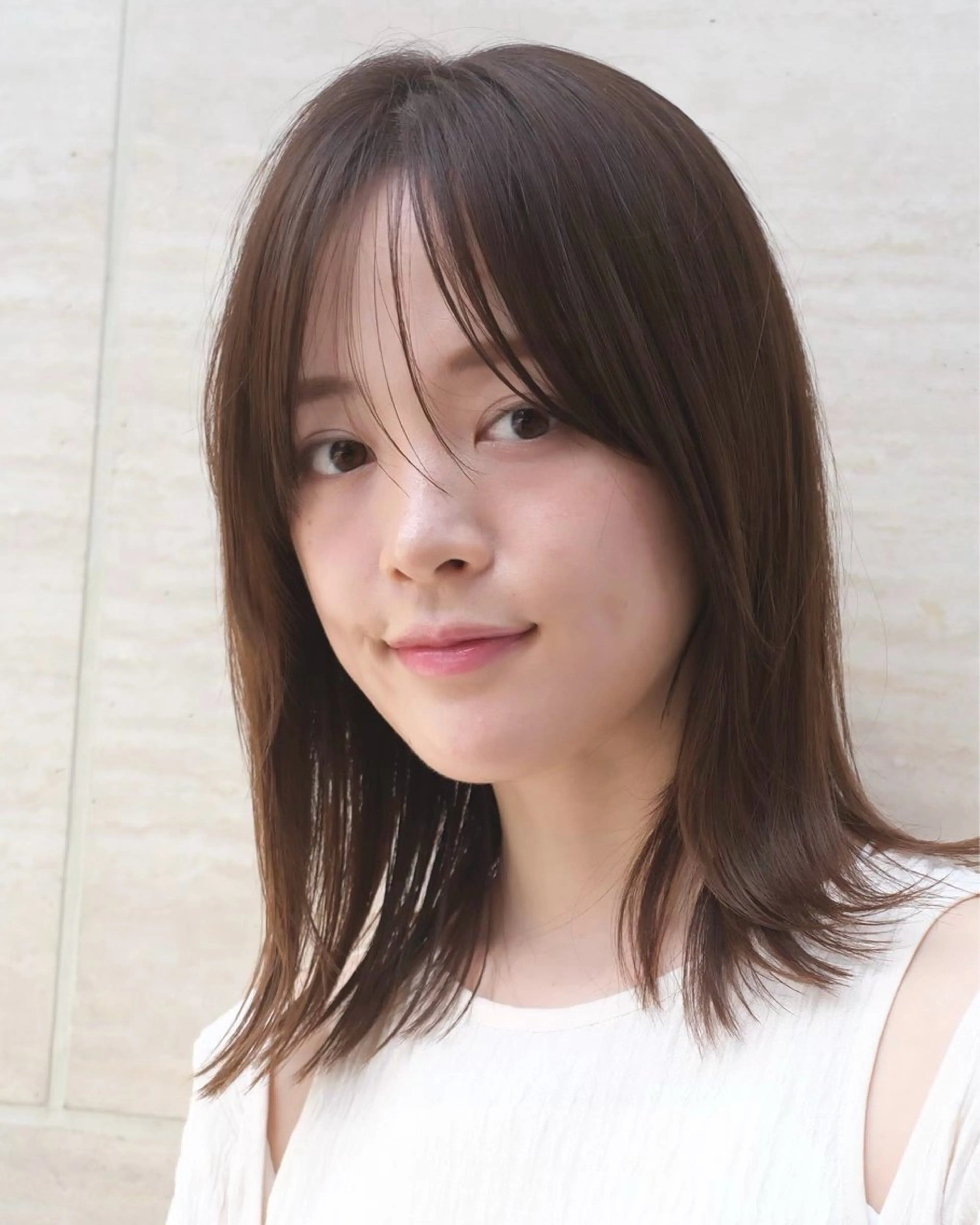 ミディアム ミディアムレイヤー レイヤーカット シースルーバング ヘアカラー ボブ/ミディアム 親しみやすさ/さくらのヘアスタイル