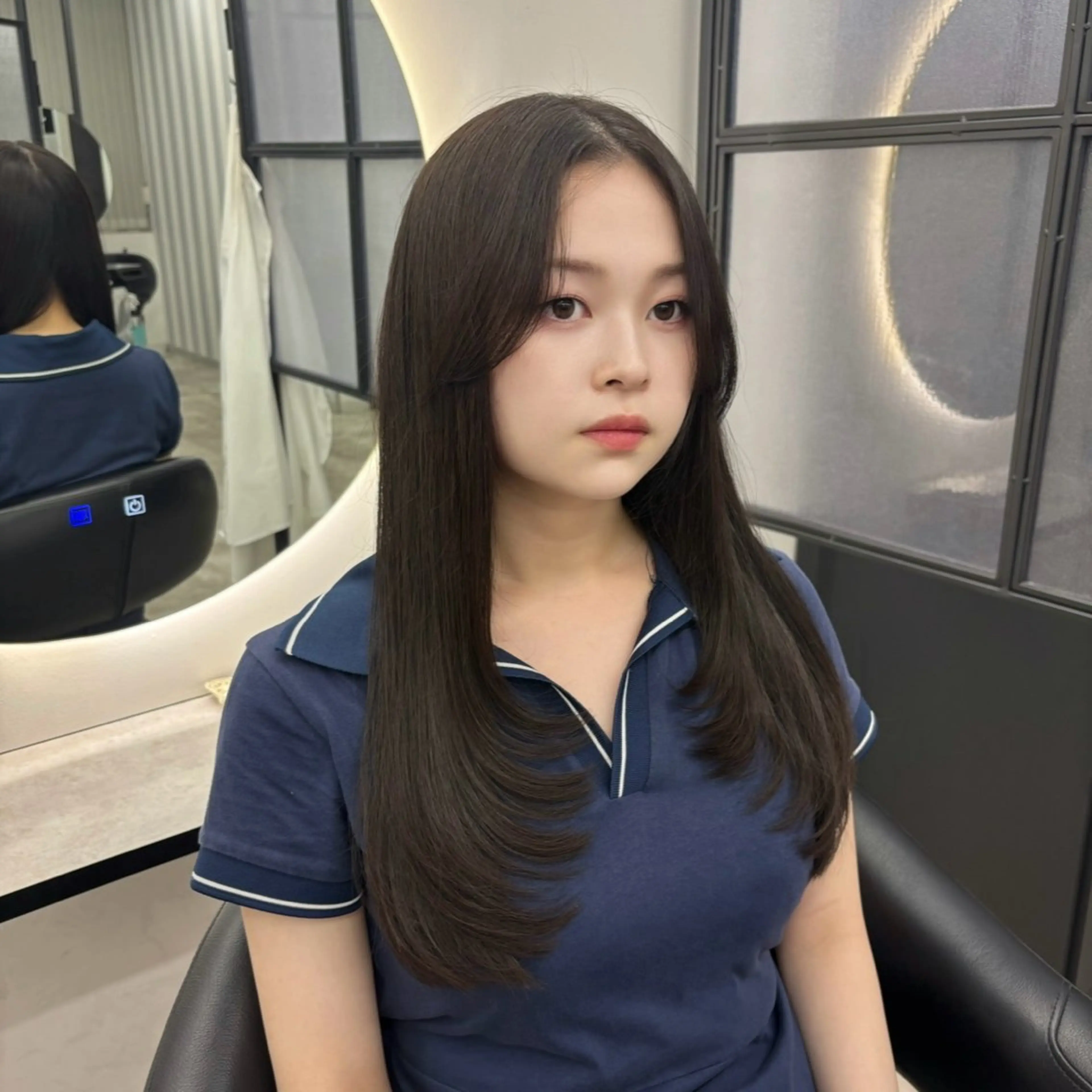 ロング カット Ren. 🦋デザインカラーのヘアスタイル