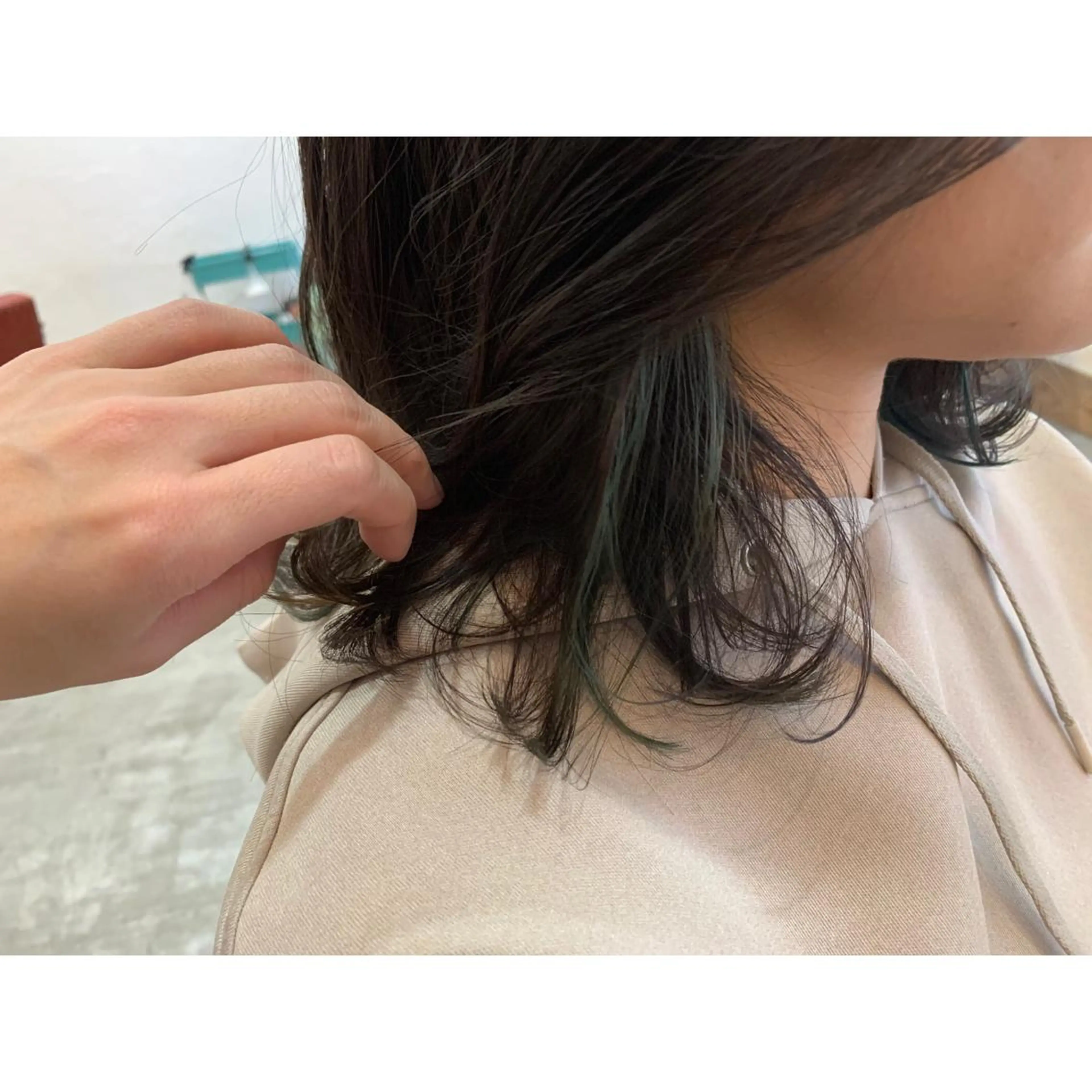 ミディアム カラー fio マナミのヘアスタイル