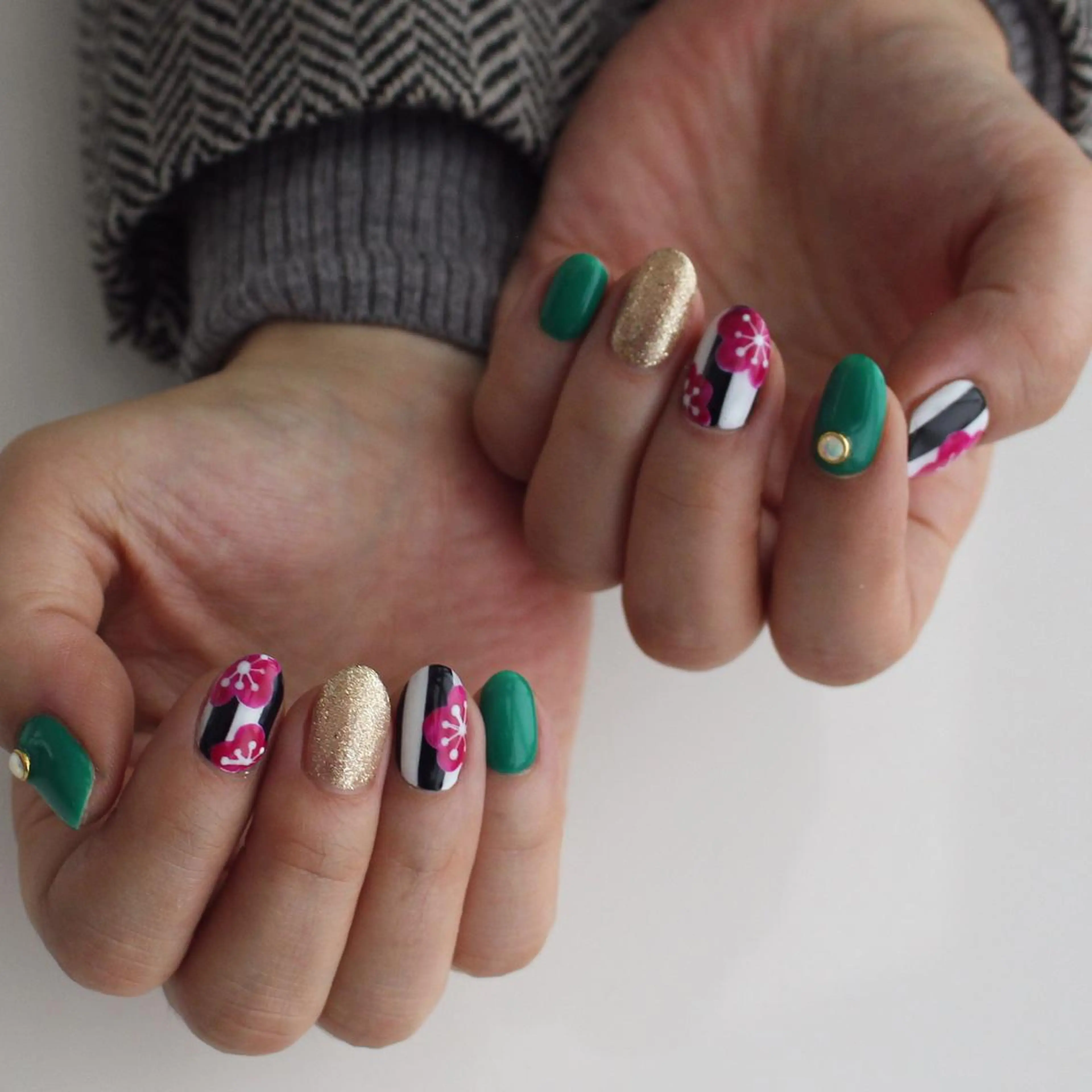 ミディアム ネイル Baku Nailsのネイルデザイン