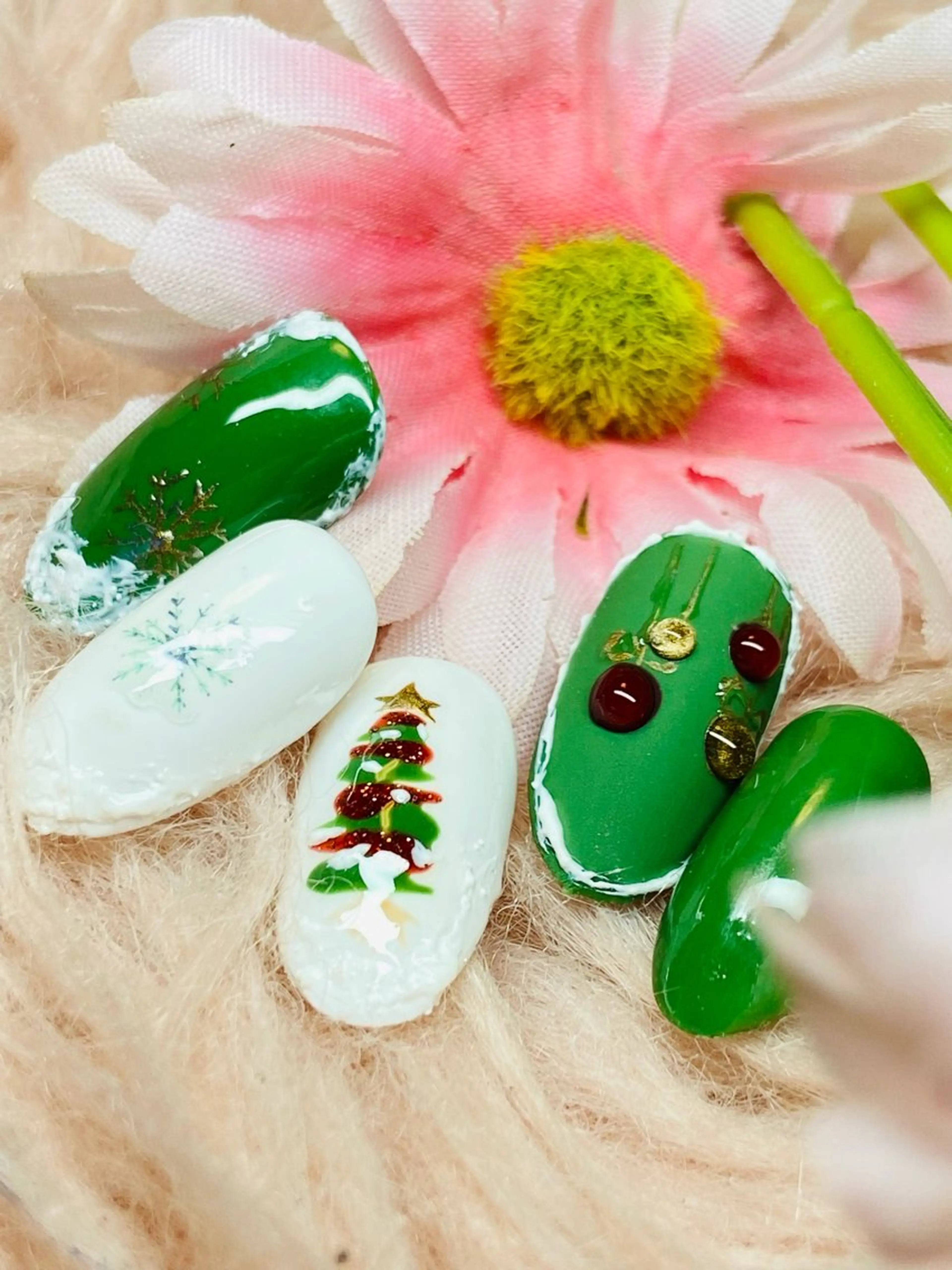 ネイル 冬ネイル クリスマス HandSnail自宅サロン所属・HandSnail 座間自宅ネイルサロンのネイルデザイン