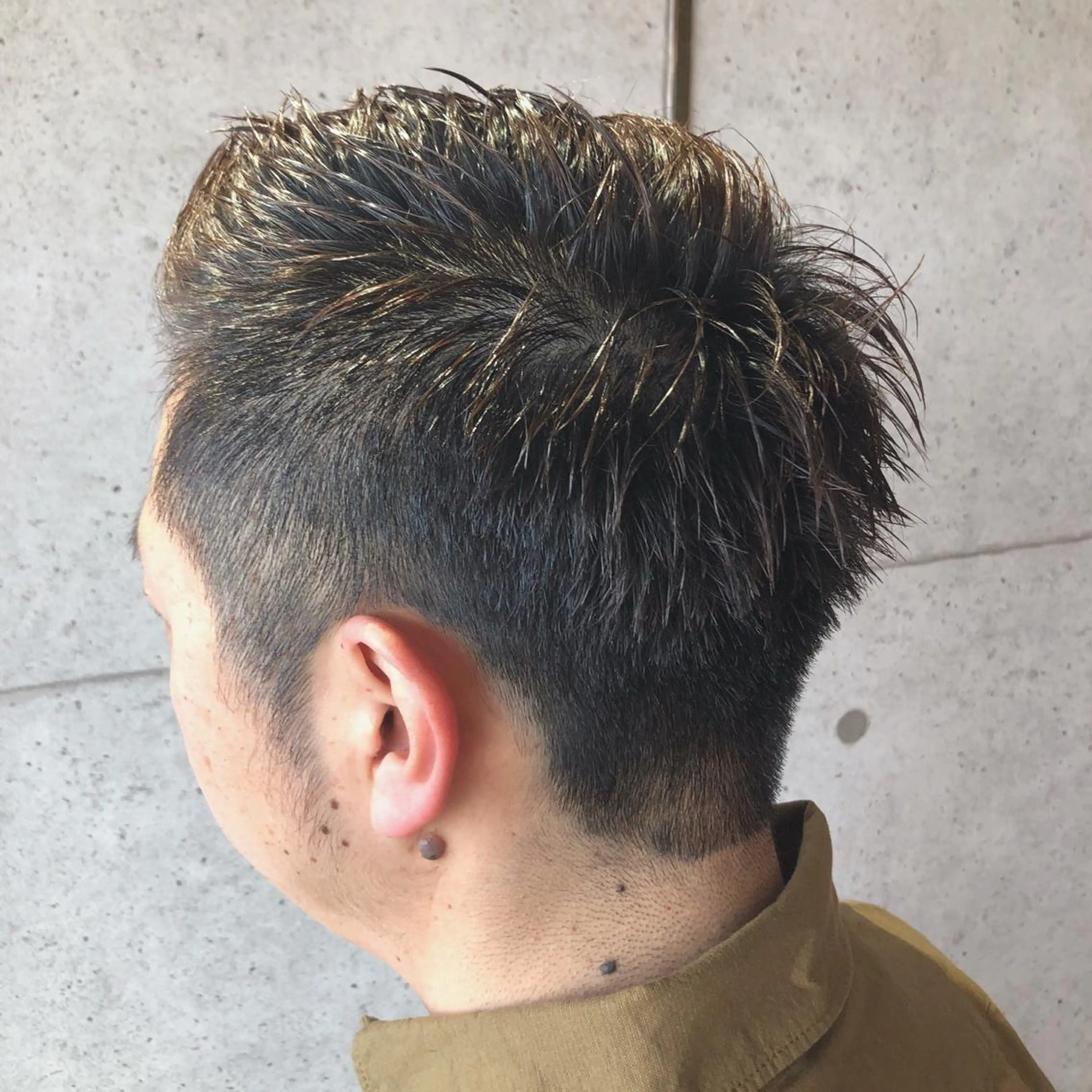 メンズ 刈り上げ 福森 みずきのヘアスタイル