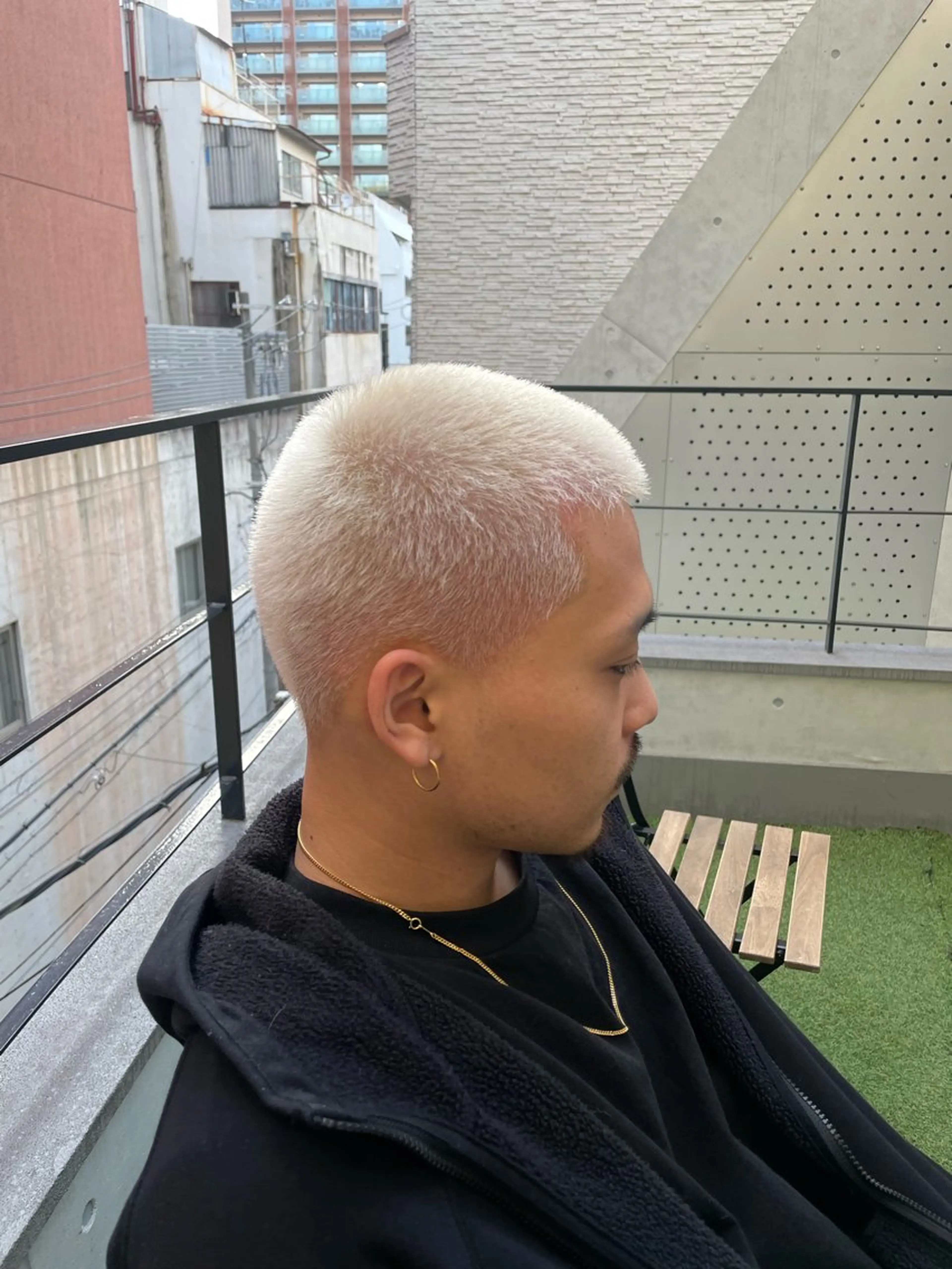 ショート カラー メンズ ボウズ Hiroto／ インナーカラー／神戸のヘアスタイル