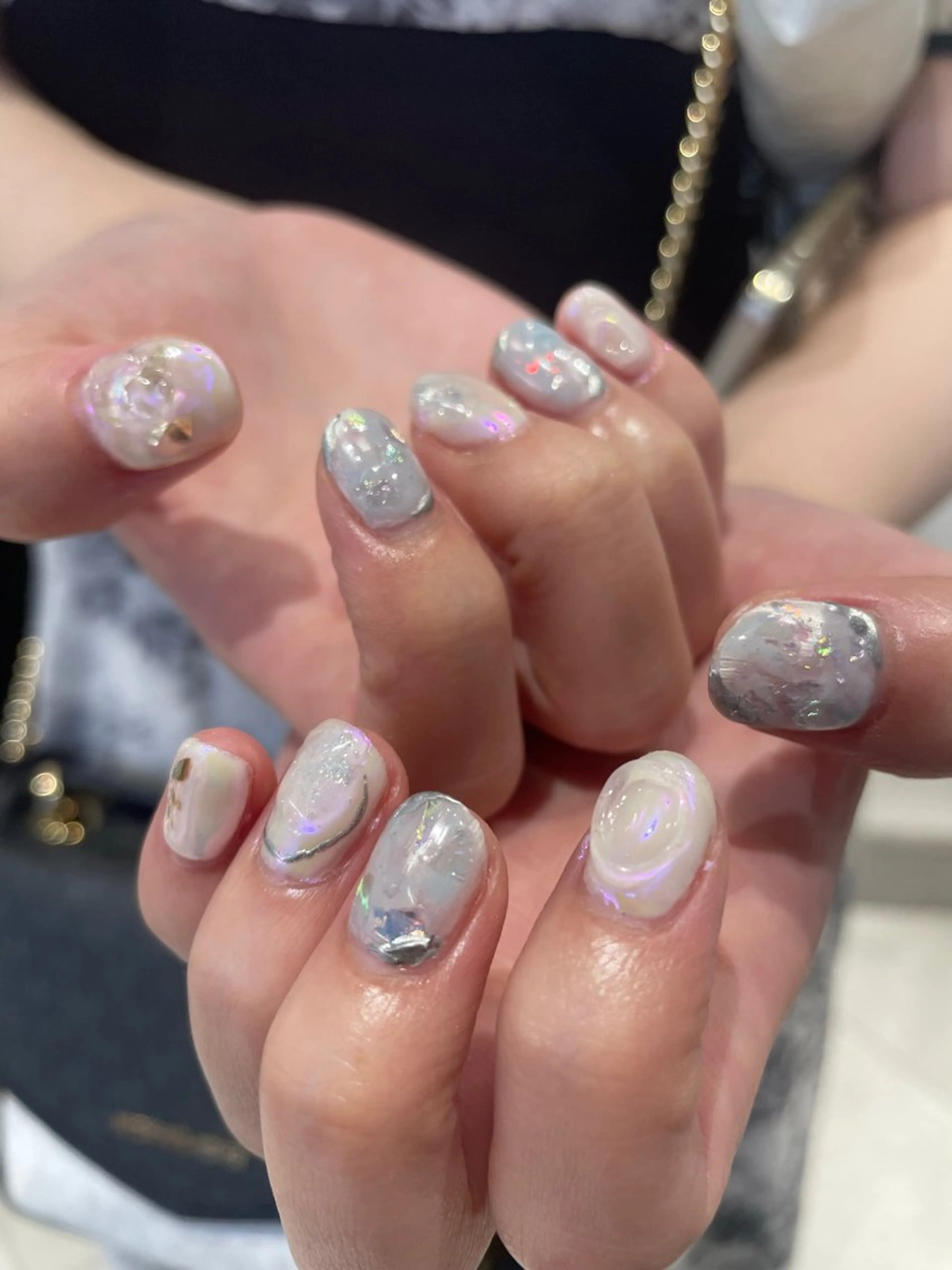 ネイル ニュアンスネイル ハンドネイル 🌟暖色系ハイトーン 🌟AIのヘアスタイル