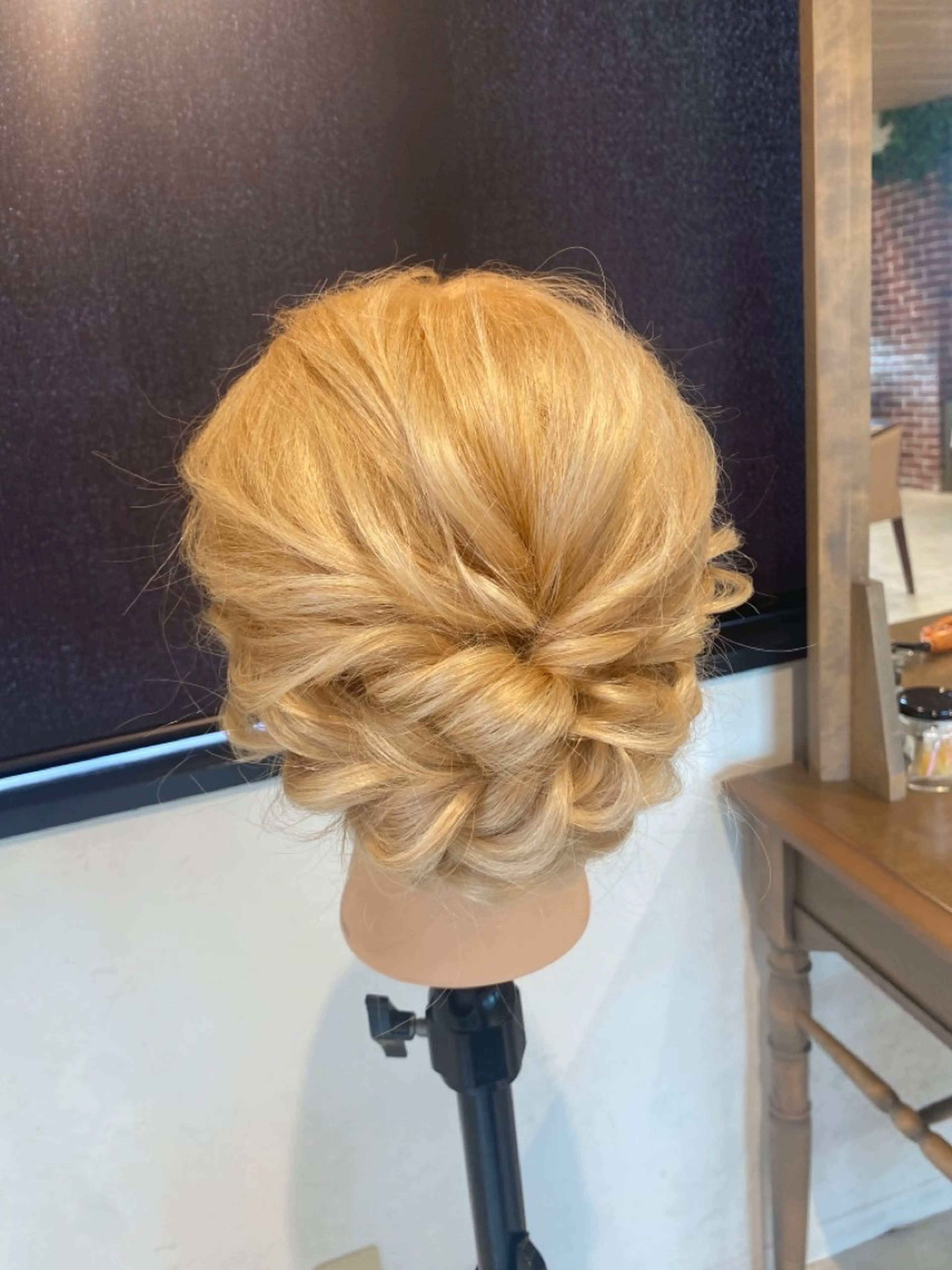 ロング ヘアセット ブリーチなしWカラー /酸性ストレート河本のヘアスタイル