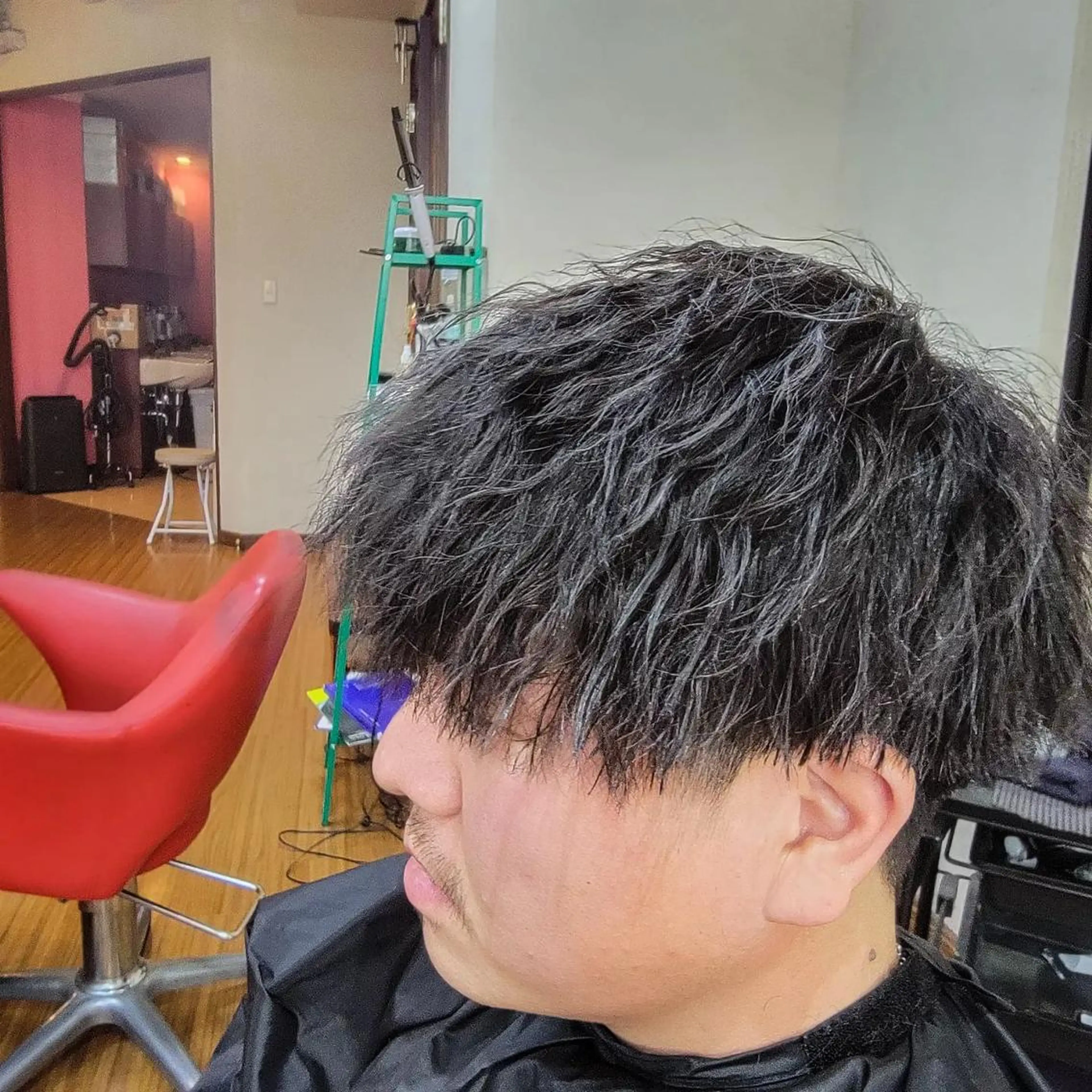 メンズ メンズパーマ メンズツイストパーマ 波巻きパーマ ツイストパーマ FREEX所属・特殊パーマ 片山恭兵のヘアスタイル