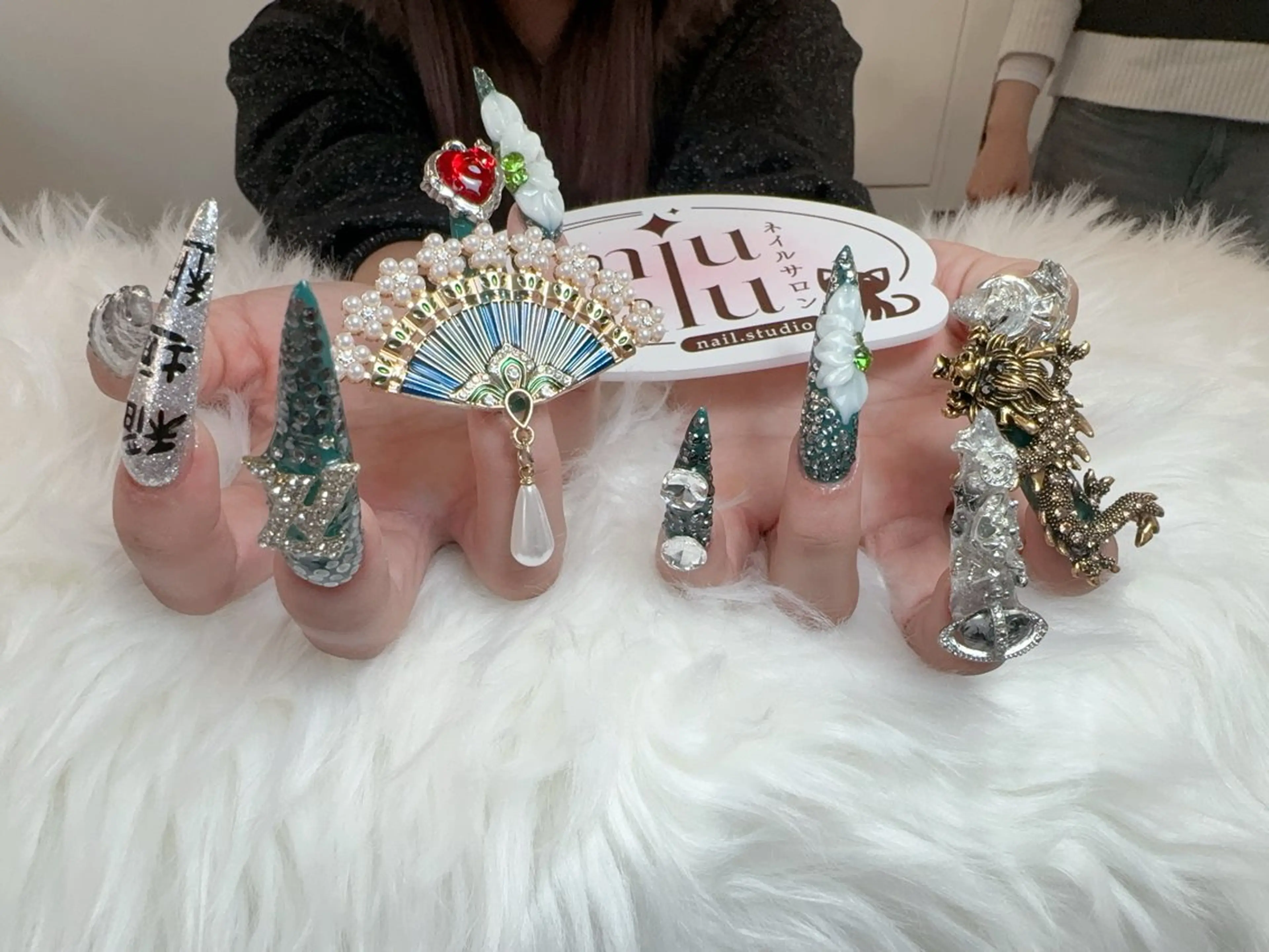 ロング ハンドネイル ハンドケア Miu Miu Nail Studio所属・yu naのネイルデザイン