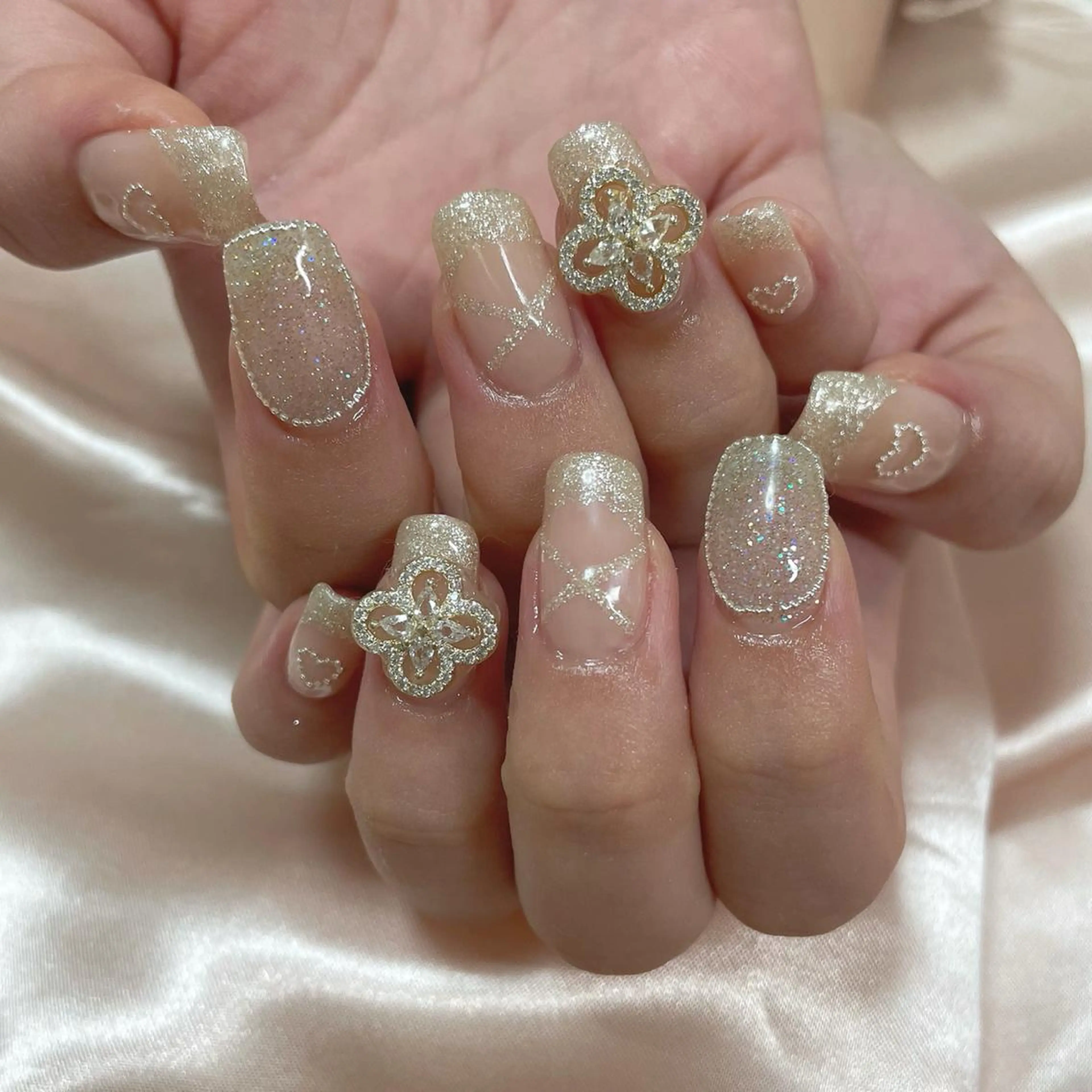 ネイル essence所属・pétit maakoのネイルデザイン