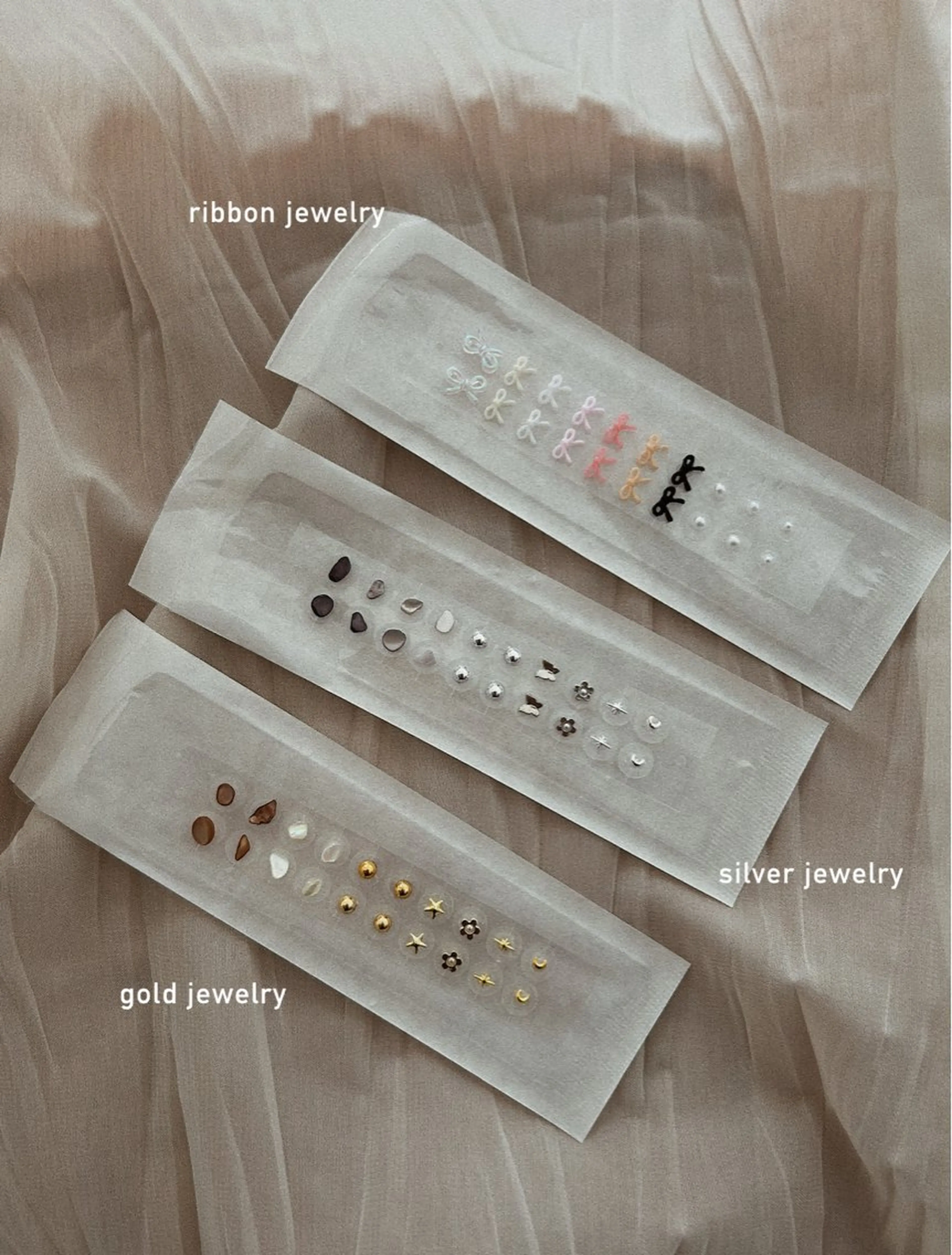 耳つぼジュエリー両耳で12粒までの写真