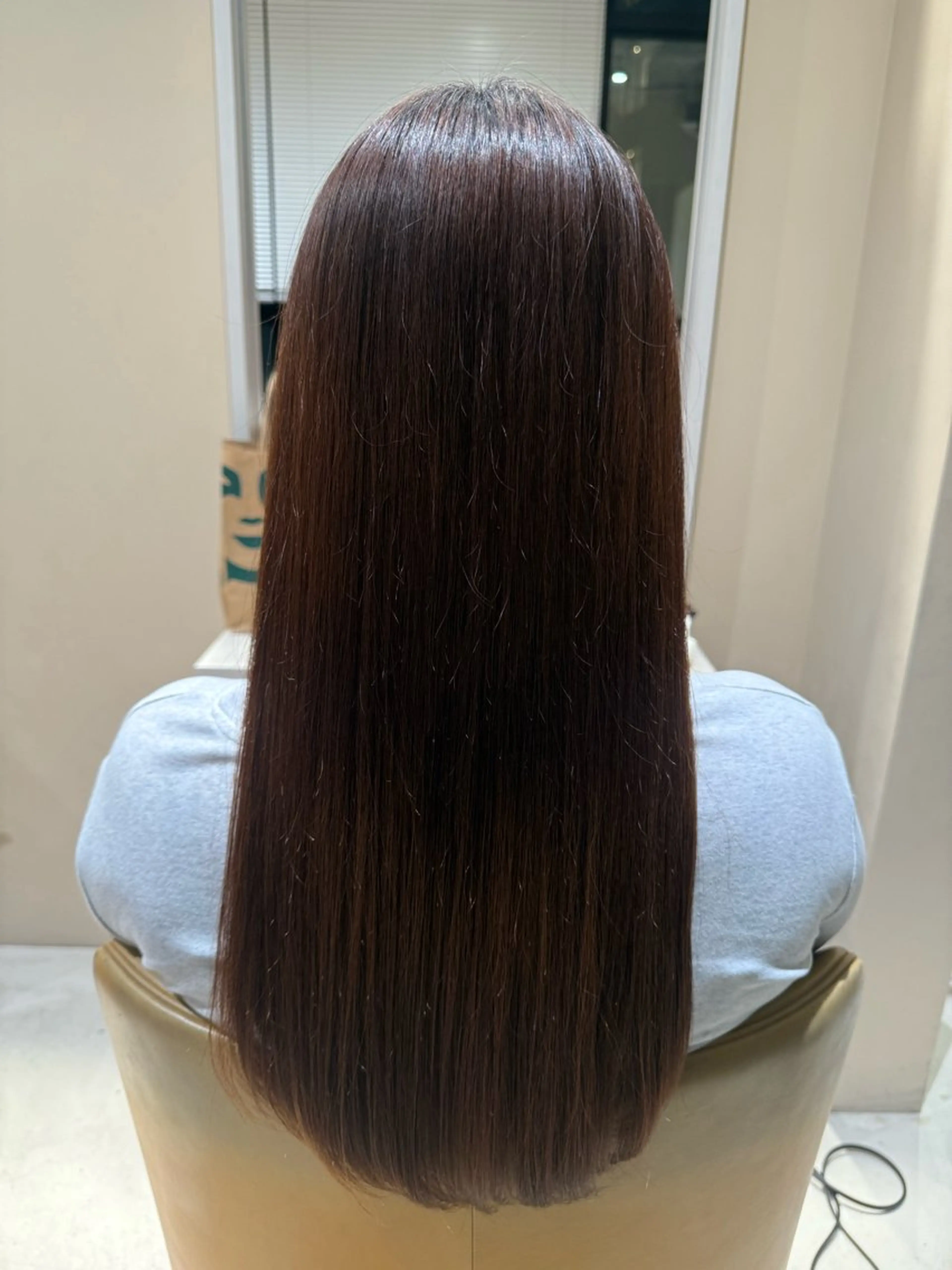 ロング ユン チェウォン NEROのヘアスタイル