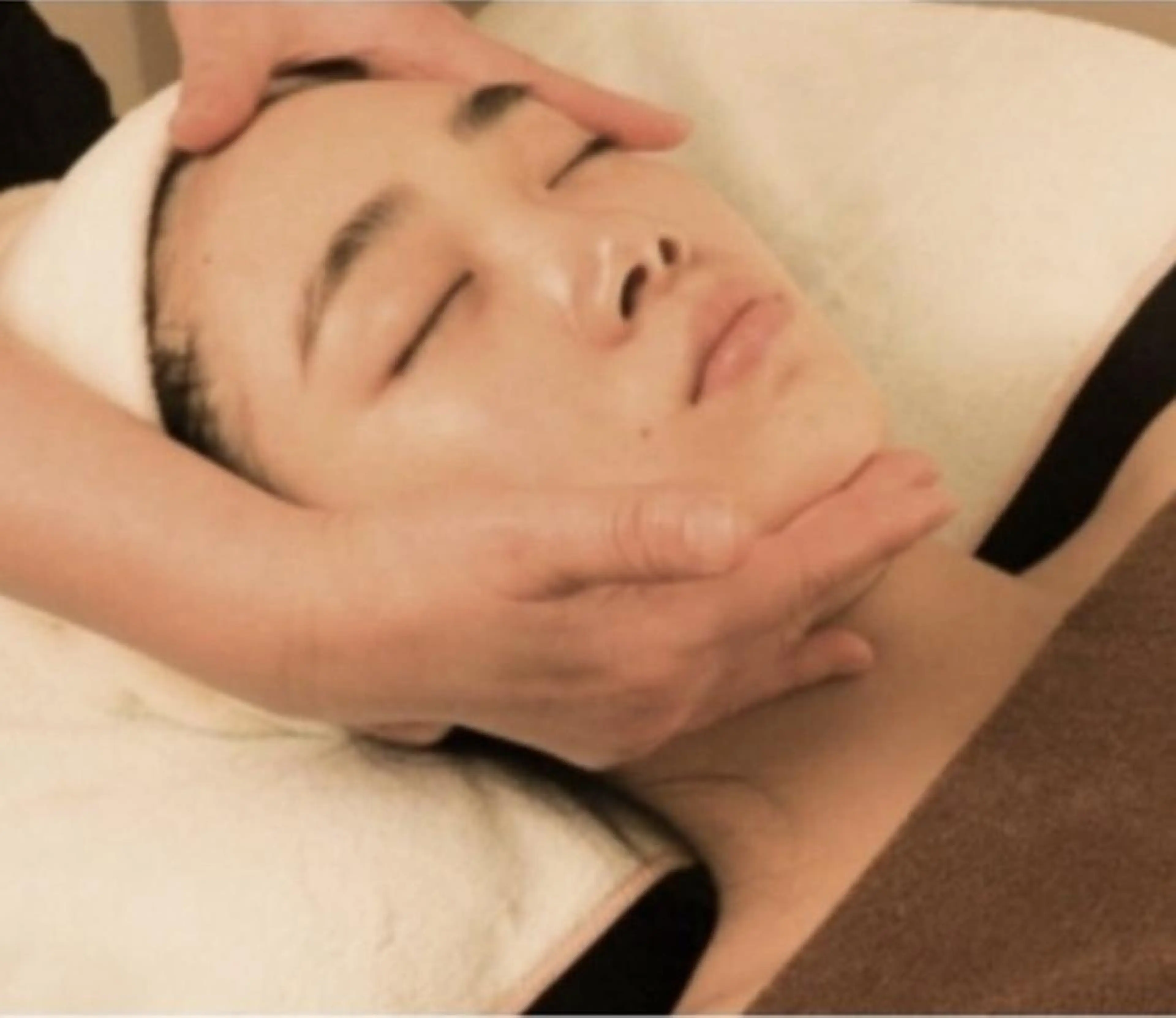 【小顔コルギ★デコルテ&首筋リンパ、美肌パック付き】 40分 ¥3800円の写真