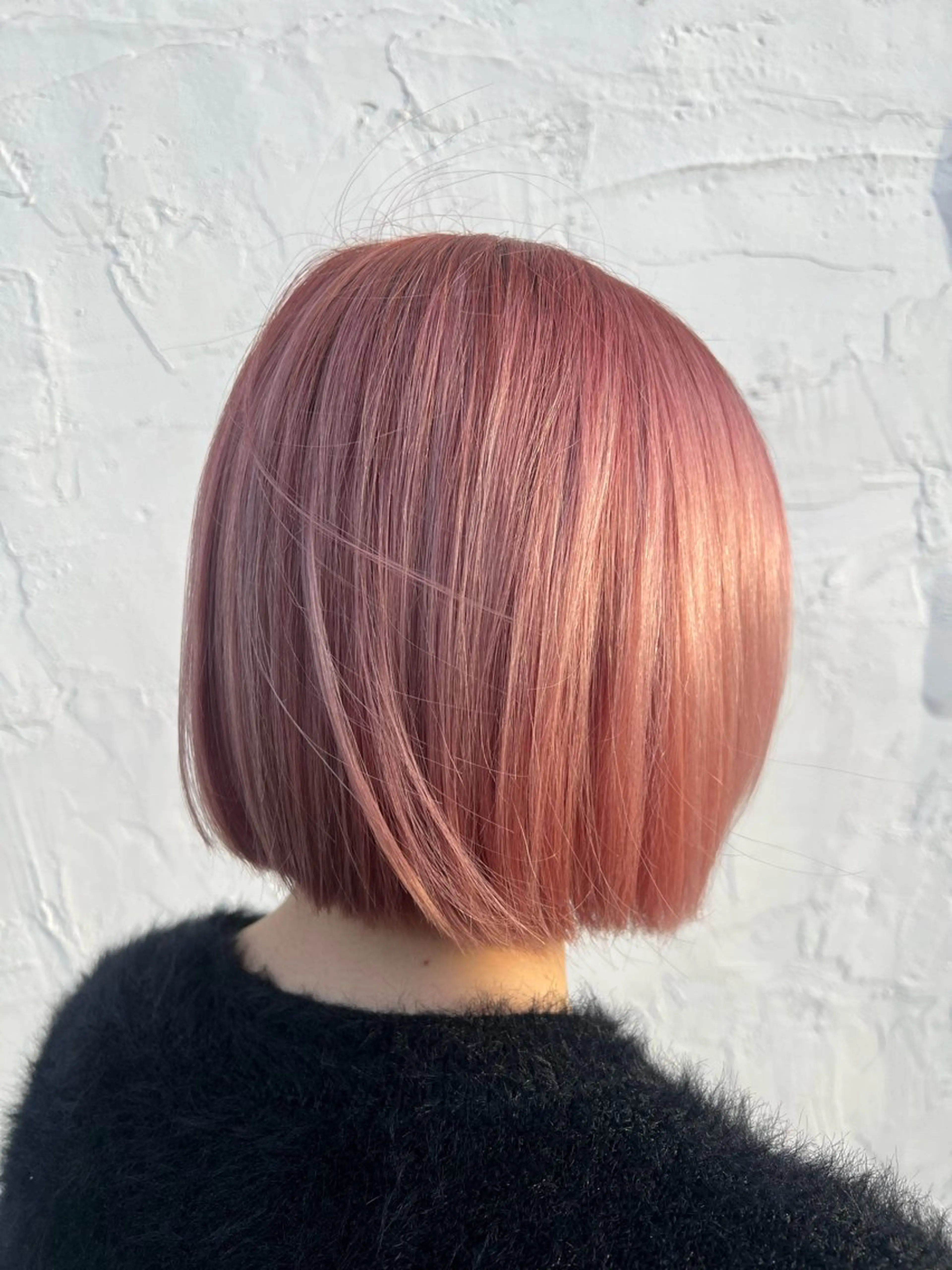 ショート カラー ブリーチ ピンクカラー アンプリヴェ所属・香川 累のヘアスタイル