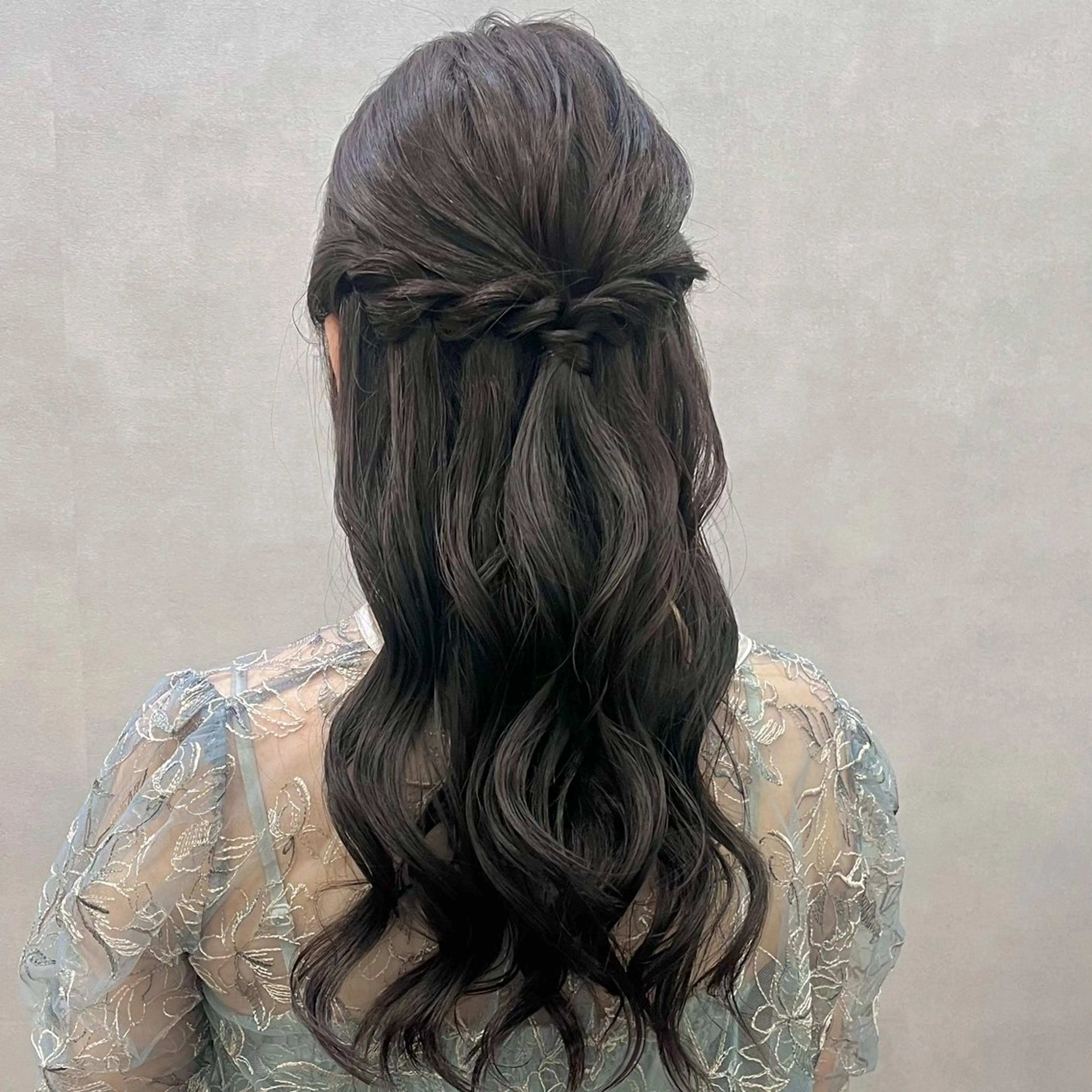 ロング ヘアアレンジ ハーフアップ ヘアセット 伊藤 玲衣のヘアスタイル