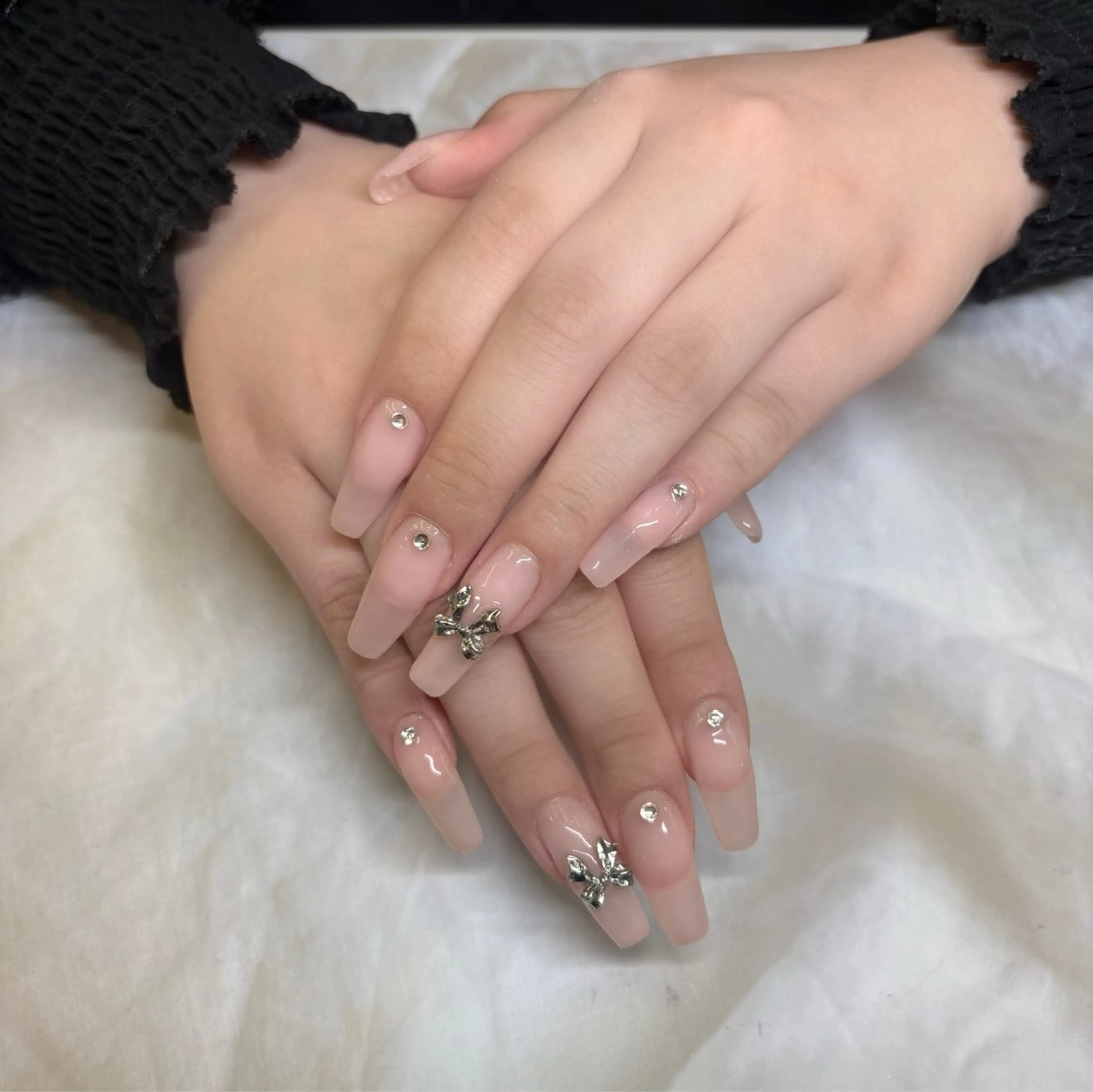 ネイル 長さ出し フレンチネイル ジェルネイル グラデーション ラメ(グリッター) RIN🐰笹塚/ パラジェルのマツエク・マツパデザイン