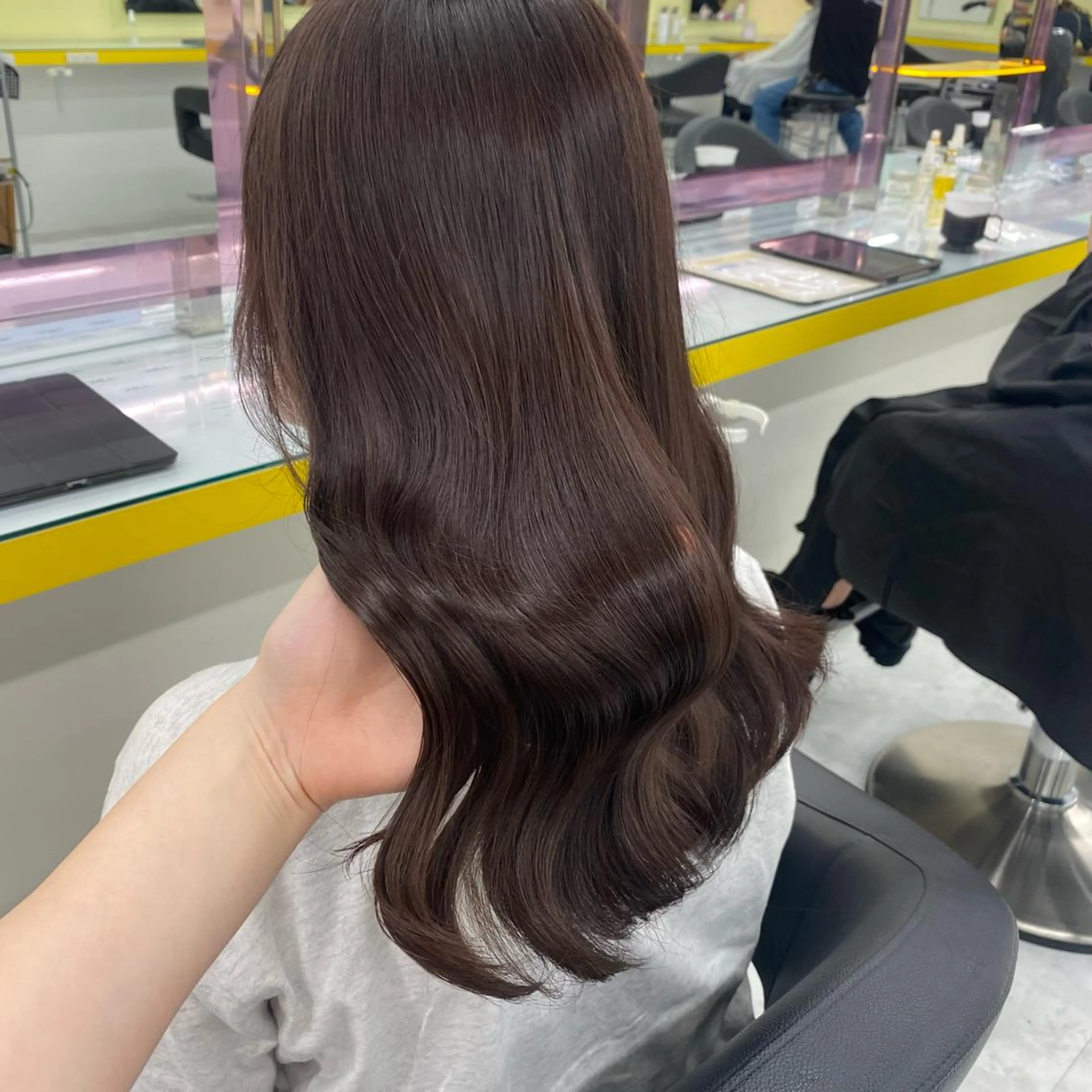 セミロング カラー パーマ ヘアアレンジ メンズ キッズ ネイル マツエク・マツパ アイブロウ 眉カラー Lumo所属・💖横浜ブリーチなし 💖MIHOのヘアスタイル