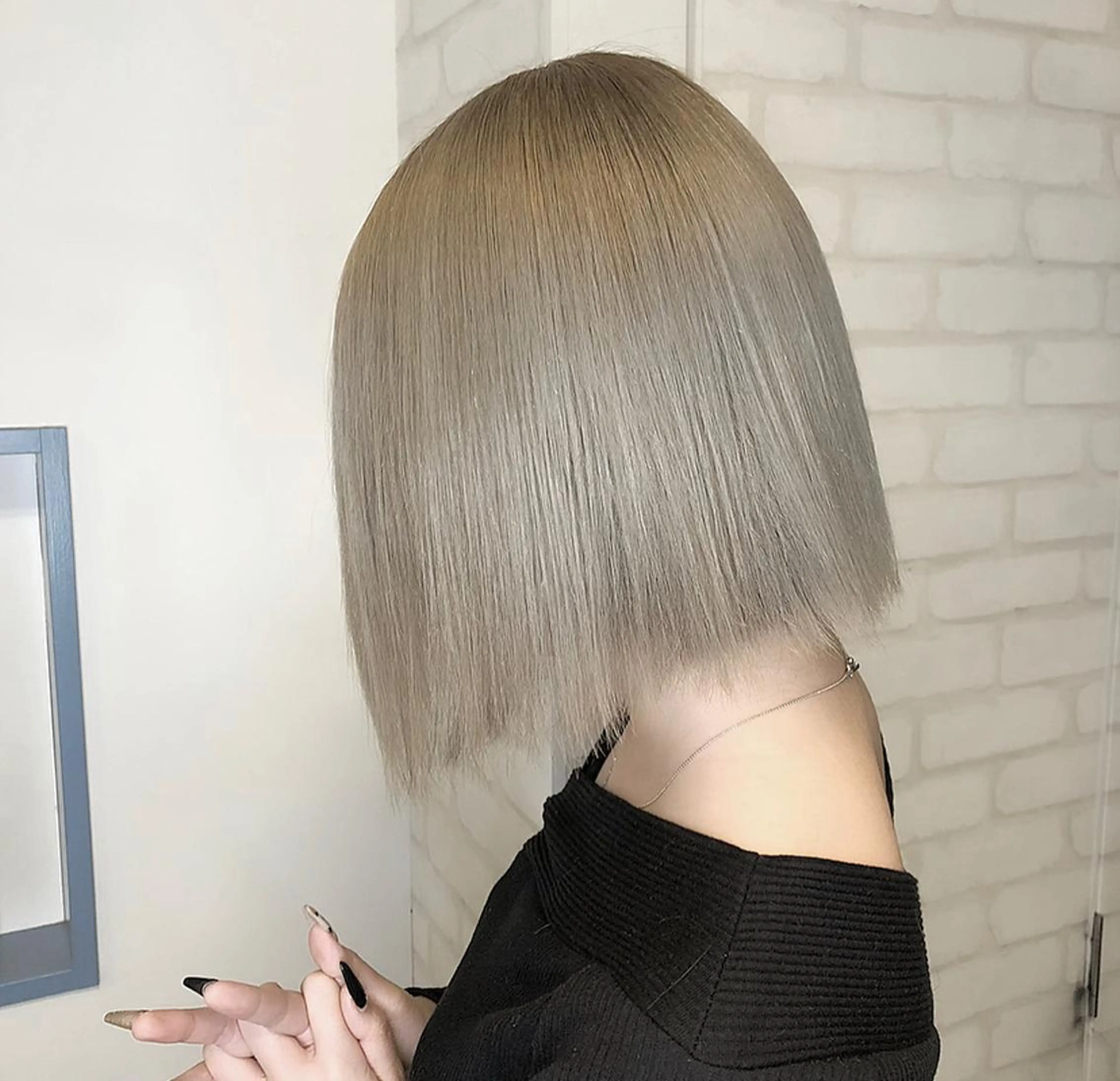 ショート カラー 切りっぱなしボブ ベージュカラー ホワイトベージュ ボブ カット ヘアカラー 韓国ヘア🇰🇷 YURIYAのヘアスタイル