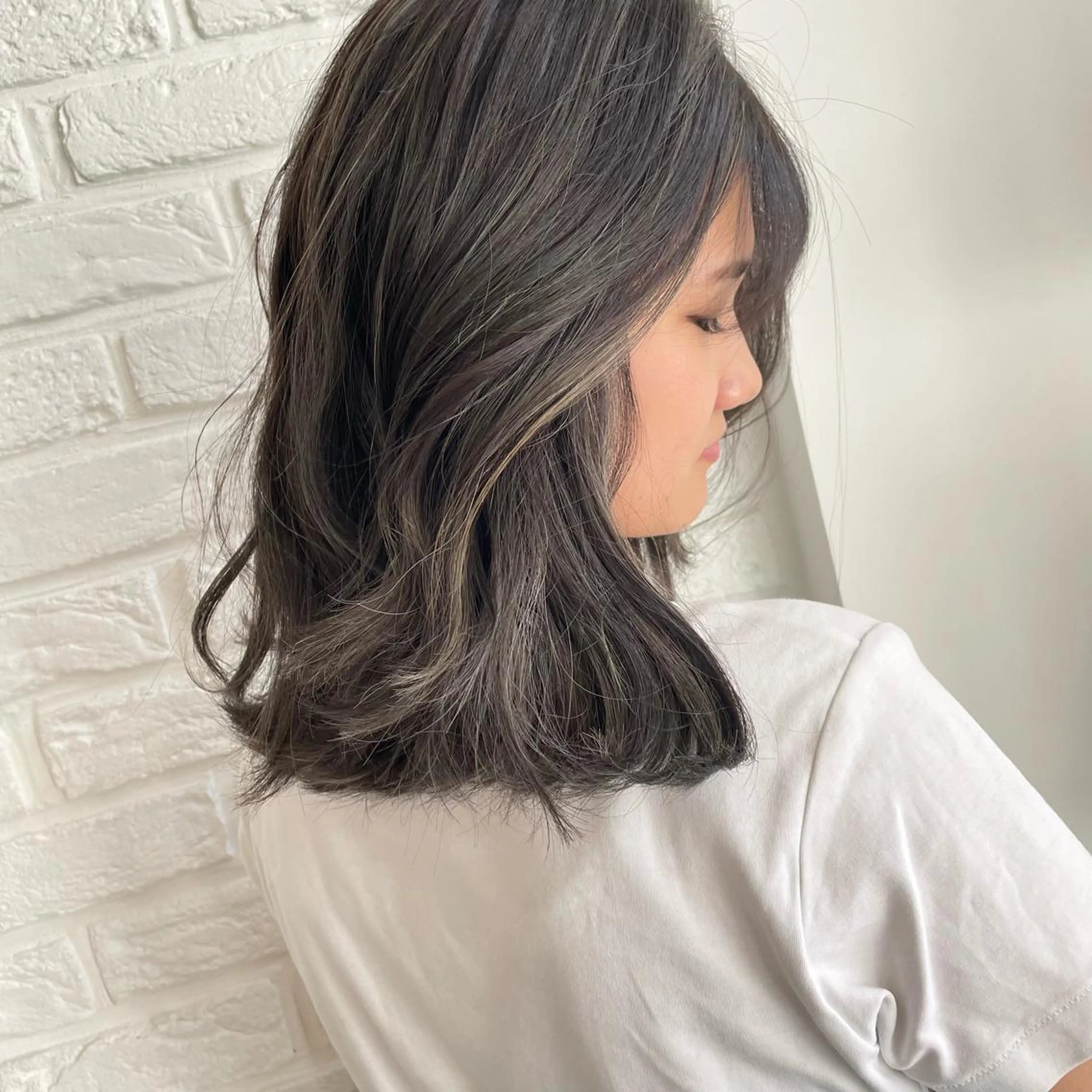 ミディアム カラー ~tie.hair salon所属・Ryoka🌼倉敷/ ハイトーン/レイヤーのヘアスタイル