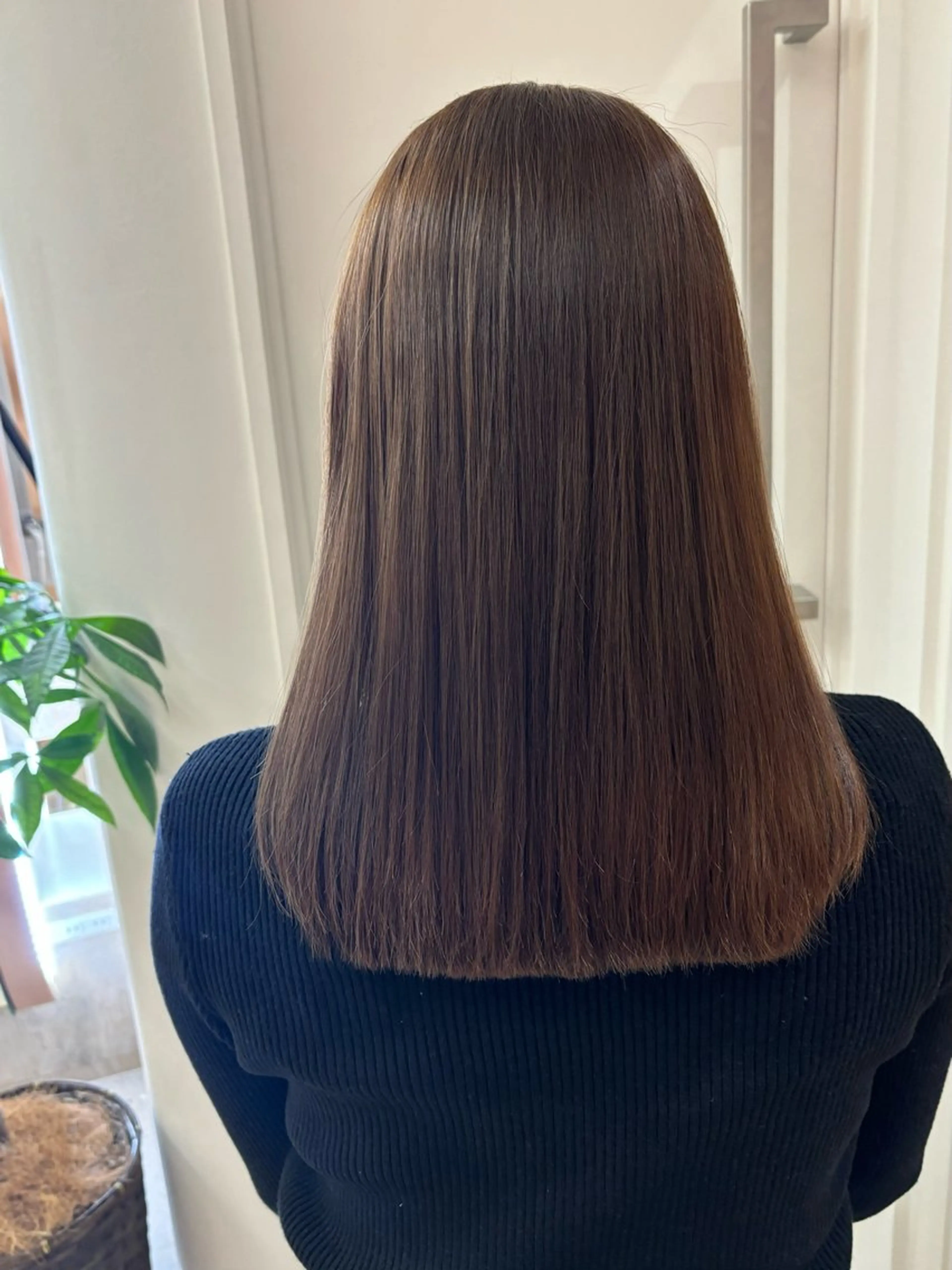 ミディアム カラー ブリーチ ブリーチなしカラー レイヤーカット 西宮北口/みなみのヘアスタイル