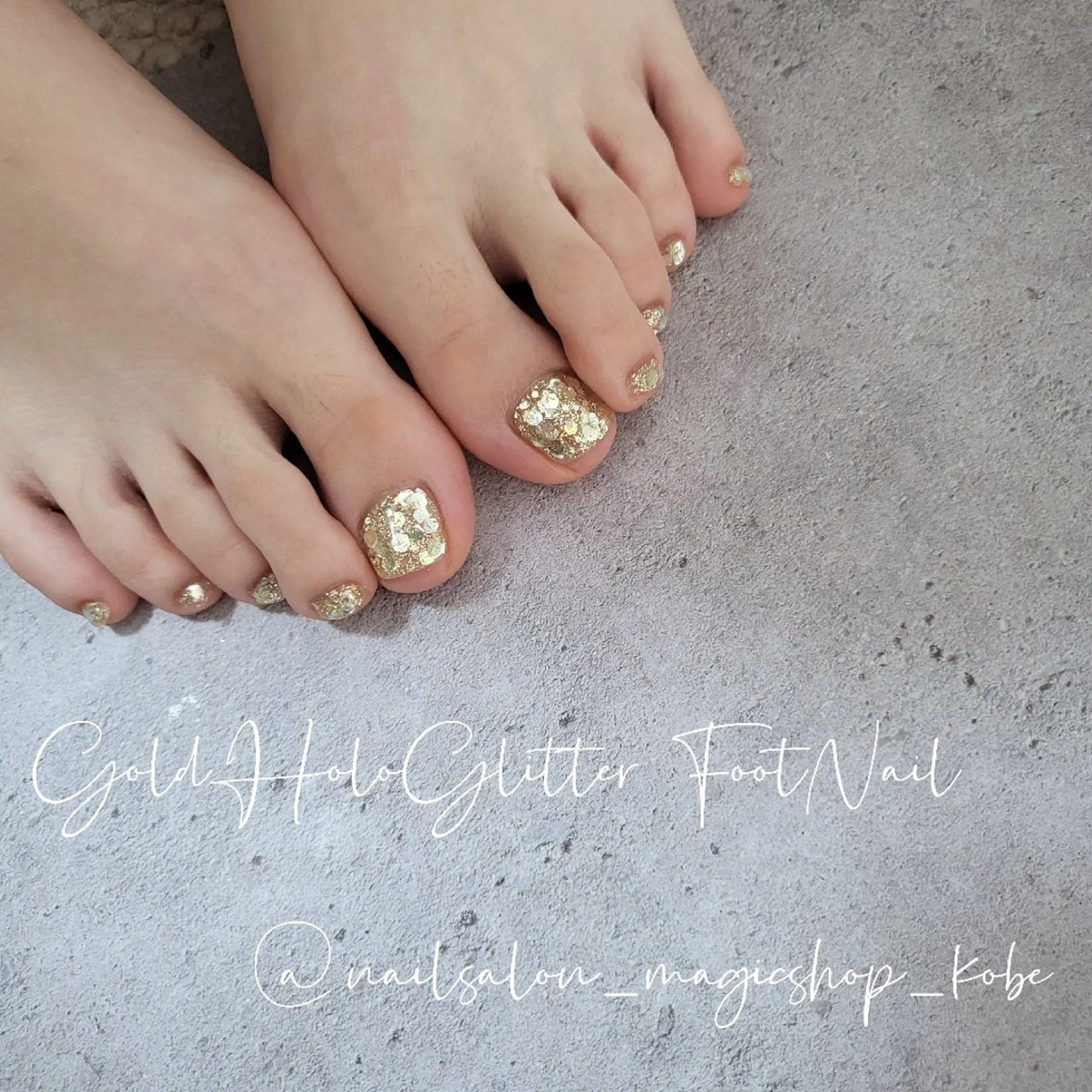 ネイル オーロラネイル フットネイル ジェルネイル ゴールド ゴージャス フットネイル Nailsalon MagicShopのネイルデザイン